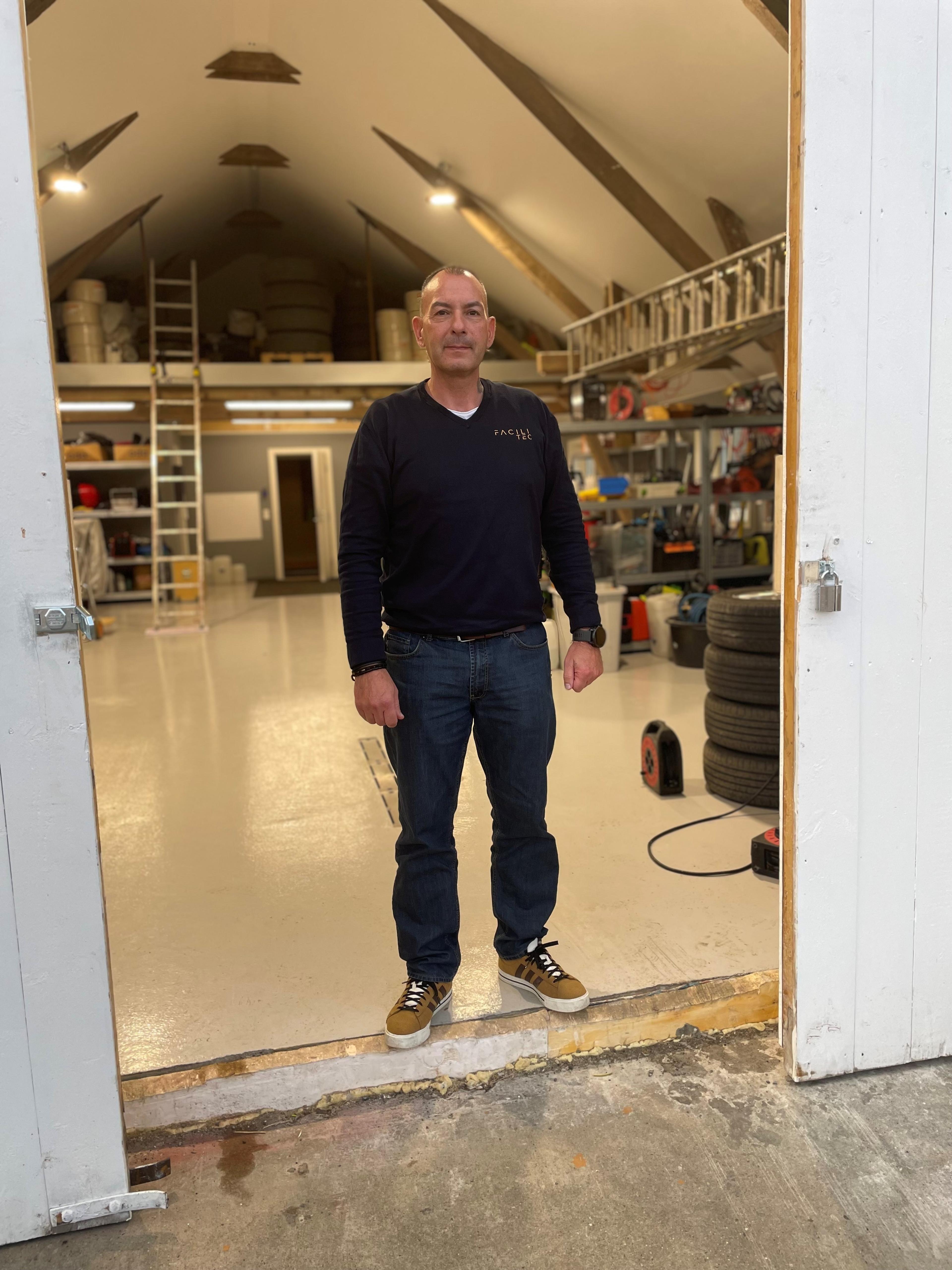 Mann som står i en døråpning​​​​‌﻿‍﻿​‍​‍‌‍﻿﻿‌﻿​‍‌‍‍‌‌‍‌﻿‌‍‍‌‌‍﻿‍​‍​‍​﻿‍‍​‍​‍‌﻿​﻿‌‍​‌‌‍﻿‍‌‍‍‌‌﻿‌​‌﻿‍‌​‍﻿‍‌‍‍‌‌‍﻿﻿​‍​‍​‍﻿​​‍​‍‌‍‍​‌﻿​‍‌‍‌‌‌‍‌‍​‍​‍​﻿‍‍​‍​‍‌‍‍​‌﻿‌​‌﻿‌​‌﻿​​​﻿‍‍​‍﻿﻿​‍﻿﻿‌‍﻿​‌‍﻿﻿‌‍​﻿‌‍​‌‌‍﻿​‌‍‍​‌‍﻿﻿‌﻿​﻿‌﻿‌​​﻿‍‍​﻿​﻿​﻿​﻿​﻿​﻿​﻿​﻿​‍﻿﻿‌‍‍‌‌‍﻿‍‌﻿‌​‌‍‌‌‌‍﻿‍‌﻿‌​​‍﻿﻿‌‍‌‌‌‍‌​‌‍‍‌‌﻿‌​​‍﻿﻿‌‍﻿‌‌‍﻿﻿‌‍‌​‌‍‌‌​﻿﻿‌‌﻿​​‌﻿​‍‌‍‌‌‌﻿​﻿‌‍‌‌‌‍﻿‍‌﻿‌​‌‍​‌‌﻿‌​‌‍‍‌‌‍﻿﻿‌‍﻿‍​﻿‍﻿‌‍‍‌‌‍‌​​﻿﻿‌​﻿‌‍‌‍​‌​﻿‍‌‌‍‌‍‌‍​‍‌‍‌​‌‍‌‌‌‍‌​​‍﻿‌​﻿‍‌​﻿‌‍​﻿‍​​﻿​​​‍﻿‌​﻿‌​‌‍‌‍‌‍​‌‌‍​‍​‍﻿‌​﻿‍​​﻿​﻿​﻿‌﻿​﻿‍​​‍﻿‌​﻿‍‌​﻿‍‌​﻿‌​‌‍‌​​﻿​‍​﻿‌​​﻿‌‌​﻿‌﻿‌‍​‌​﻿‍‌​﻿‌‌‌‍​‌​﻿‍﻿‌﻿‌​‌﻿‍‌‌﻿​​‌‍‌‌​﻿﻿‌‌﻿​​‌‍﻿﻿‌﻿​﻿‌﻿‌​​﻿‍﻿‌﻿​​‌‍​‌‌﻿‌​‌‍‍​​﻿﻿‌‌‍​‍‌‍﻿﻿‌‍‌​‌﻿‍‌​‍‌‌​﻿‌‌‌​​‍‌‌﻿﻿‌‍‍﻿‌‍‌‌‌﻿‍‌​‍‌‌​﻿​﻿‌​‌​​‍‌‌​﻿​﻿‌​‌​​‍‌‌​﻿​‍​﻿​‍​﻿​﻿​﻿​​​﻿‌‌‌‍​‌​﻿‌​‌‍​‌‌‍‌​‌‍​‍​﻿‌‌​﻿‌‌‌‍‌‍​﻿​‍​‍‌‌​﻿​‍​﻿​‍​‍‌‌​﻿‌‌‌​‌​​‍﻿‍‌‍​‌‌‍﻿​‌﻿‌​​﻿﻿﻿‌‍​‍‌‍​‌‌﻿​﻿‌‍‌‌‌‌‌‌‌﻿​‍‌‍﻿​​﻿﻿‌‌‍‍​‌﻿‌​‌﻿‌​‌﻿​​​‍‌‌​﻿​﻿‌​​‌​‍‌‌​﻿​‍‌​‌‍​‍‌‌​﻿​‍‌​‌‍‌‍﻿​‌‍﻿﻿‌‍​﻿‌‍​‌‌‍﻿​‌‍‍​‌‍﻿﻿‌﻿​﻿‌﻿‌​​‍‌‌​﻿​﻿‌​​‌​﻿​﻿​﻿​﻿​﻿​﻿​﻿​﻿​‍‌‍‌‍‍‌‌‍‌​​﻿﻿‌​﻿‌‍‌‍​‌​﻿‍‌‌‍‌‍‌‍​‍‌‍‌​‌‍‌‌‌‍‌​​‍﻿‌​﻿‍‌​﻿‌‍​﻿‍​​﻿​​​‍﻿‌​﻿‌​‌‍‌‍‌‍​‌‌‍​‍​‍﻿‌​﻿‍​​﻿​﻿​﻿‌﻿​﻿‍​​‍﻿‌​﻿‍‌​﻿‍‌​﻿‌​‌‍‌​​﻿​‍​﻿‌​​﻿‌‌​﻿‌﻿‌‍​‌​﻿‍‌​﻿‌‌‌‍​‌​‍‌‍‌﻿‌​‌﻿‍‌‌﻿​​‌‍‌‌​﻿﻿‌‌﻿​​‌‍﻿﻿‌﻿​﻿‌﻿‌​​‍‌‍‌﻿​​‌‍​‌‌﻿‌​‌‍‍​​﻿﻿‌‌‍​‍‌‍﻿﻿‌‍‌​‌﻿‍‌​‍‌‌​﻿‌‌‌​​‍‌‌﻿﻿‌‍‍﻿‌‍‌‌‌﻿‍‌​‍‌‌​﻿​﻿‌​‌​​‍‌‌​﻿​﻿‌​‌​​‍‌‌​﻿​‍​﻿​‍​﻿​﻿​﻿​​​﻿‌‌‌‍​‌​﻿‌​‌‍​‌‌‍‌​‌‍​‍​﻿‌‌​﻿‌‌‌‍‌‍​﻿​‍​‍‌‌​﻿​‍​﻿​‍​‍‌‌​﻿‌‌‌​‌​​‍﻿‍‌‍​‌‌‍﻿​‌﻿‌​​‍‌‍‌﻿​​‌‍‌‌‌﻿​‍‌﻿​﻿‌﻿​​‌‍‌‌‌‍​﻿‌﻿‌​‌‍‍‌‌﻿‌‍‌‍‌‌​﻿﻿‌‌﻿​​‌﻿‌‌‌‍​‍‌‍﻿​‌‍‍‌‌﻿​﻿‌‍‍​‌‍‌‌‌‍‌​​‍​‍‌﻿﻿‌