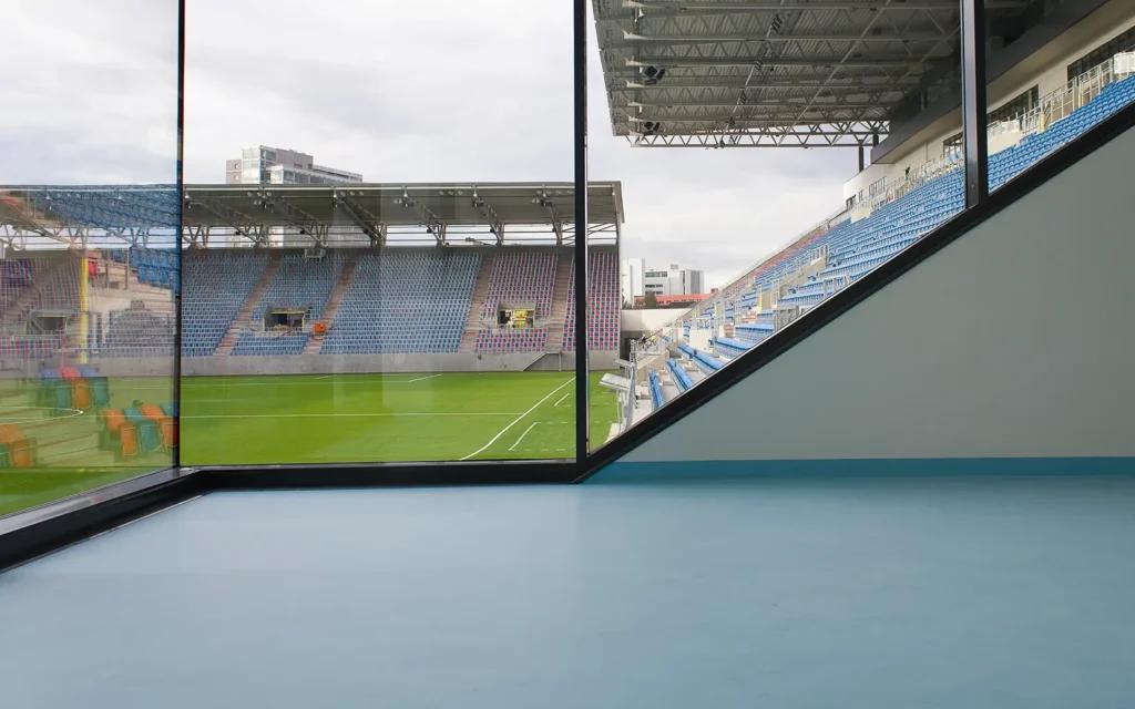 Bilde av en fotballstadion