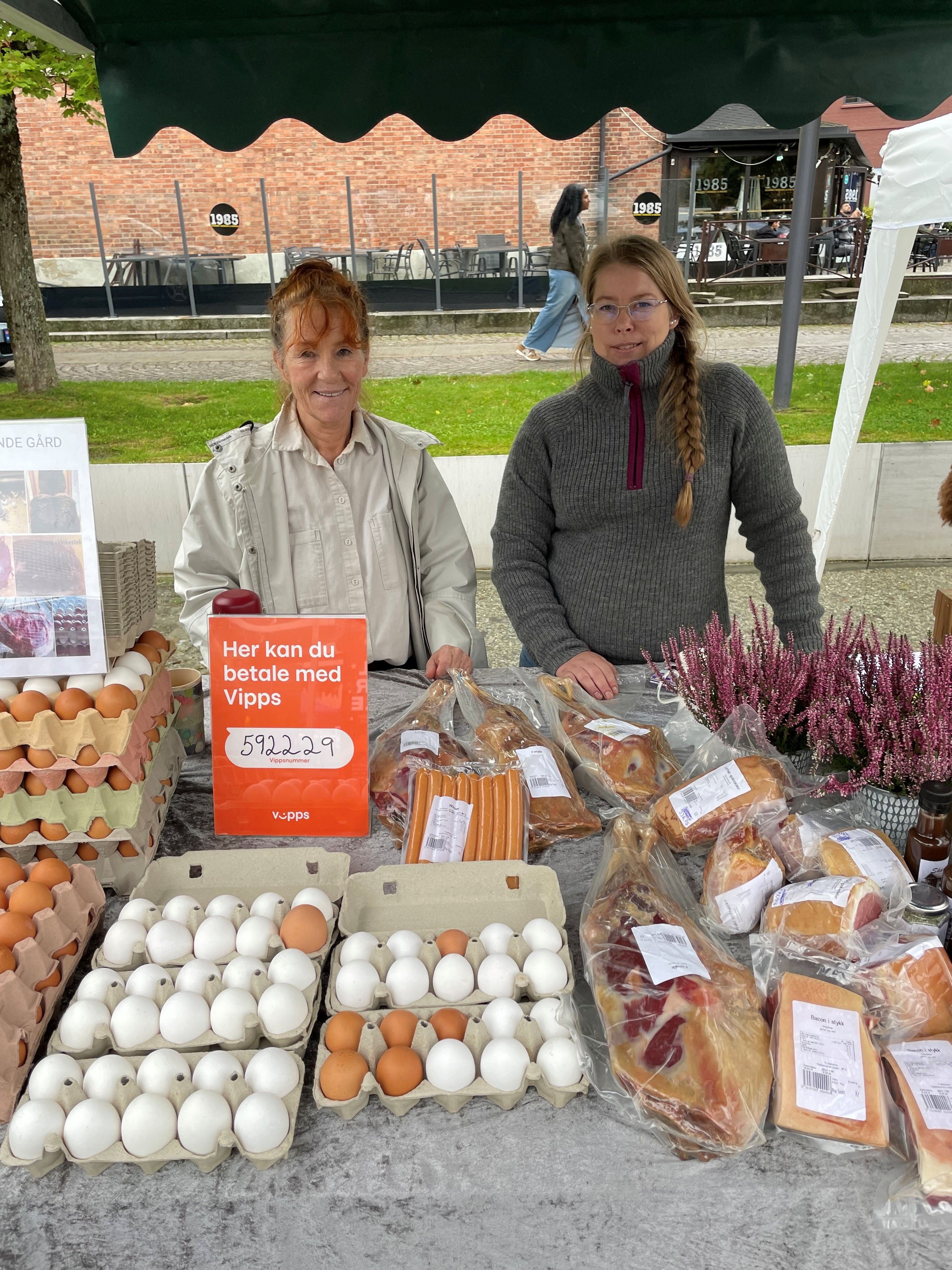 To damer som selger mat på stand​​​​‌﻿‍﻿​‍​‍‌‍﻿﻿‌﻿​‍‌‍‍‌‌‍‌﻿‌‍‍‌‌‍﻿‍​‍​‍​﻿‍‍​‍​‍‌﻿​﻿‌‍​‌‌‍﻿‍‌‍‍‌‌﻿‌​‌﻿‍‌​‍﻿‍‌‍‍‌‌‍﻿﻿​‍​‍​‍﻿​​‍​‍‌‍‍​‌﻿​‍‌‍‌‌‌‍‌‍​‍​‍​﻿‍‍​‍​‍‌‍‍​‌﻿‌​‌﻿‌​‌﻿​​​﻿‍‍​‍﻿﻿​‍﻿﻿‌‍﻿​‌‍﻿﻿‌‍​﻿‌‍​‌‌‍﻿​‌‍‍​‌‍﻿﻿‌﻿​﻿‌﻿‌​​﻿‍‍​﻿​﻿​﻿​﻿​﻿​﻿​﻿​﻿​‍﻿﻿‌‍‍‌‌‍﻿‍‌﻿‌​‌‍‌‌‌‍﻿‍‌﻿‌​​‍﻿﻿‌‍‌‌‌‍‌​‌‍‍‌‌﻿‌​​‍﻿﻿‌‍﻿‌‌‍﻿﻿‌‍‌​‌‍‌‌​﻿﻿‌‌﻿​​‌﻿​‍‌‍‌‌‌﻿​﻿‌‍‌‌‌‍﻿‍‌﻿‌​‌‍​‌‌﻿‌​‌‍‍‌‌‍﻿﻿‌‍﻿‍​﻿‍﻿‌‍‍‌‌‍‌​​﻿﻿‌​﻿‌﻿​﻿‌‍‌‍‌‍‌‍​‌‌‍‌‍‌‍‌​​﻿​‍​﻿‌﻿​‍﻿‌​﻿‌‍‌‍​‌​﻿‍​​﻿​​​‍﻿‌​﻿‌​‌‍‌‍​﻿​﻿​﻿​﻿​‍﻿‌​﻿‍​‌‍‌‌​﻿​‌‌‍​‍​‍﻿‌‌‍​‍‌‍​﻿‌‍‌‍​﻿‌‍​﻿​‌​﻿​‍‌‍​‍​﻿‌‍​﻿‌‌‌‍‌‌‌‍​‌‌‍‌‍​﻿‍﻿‌﻿‌​‌﻿‍‌‌﻿​​‌‍‌‌​﻿﻿‌‌﻿​​‌‍﻿﻿‌﻿​﻿‌﻿‌​​﻿‍﻿‌﻿​​‌‍​‌‌﻿‌​‌‍‍​​﻿﻿‌‌‍​‍‌‍﻿﻿‌‍‌​‌﻿‍‌​‍‌‌​﻿‌‌‌​​‍‌‌﻿﻿‌‍‍﻿‌‍‌‌‌﻿‍‌​‍‌‌​﻿​﻿‌​‌​​‍‌‌​﻿​﻿‌​‌​​‍‌‌​﻿​‍​﻿​‍‌‍​﻿‌‍​‍‌‍‌​​﻿‍​​﻿​‌​﻿​​‌‍‌​​﻿​‍‌‍​‌​﻿‌‌​﻿​‌‌‍‌‍​‍‌‌​﻿​‍​﻿​‍​‍‌‌​﻿‌‌‌​‌​​‍﻿‍‌‍​‌‌‍﻿​‌﻿‌​​﻿﻿﻿‌‍​‍‌‍​‌‌﻿​﻿‌‍‌‌‌‌‌‌‌﻿​‍‌‍﻿​​﻿﻿‌‌‍‍​‌﻿‌​‌﻿‌​‌﻿​​​‍‌‌​﻿​﻿‌​​‌​‍‌‌​﻿​‍‌​‌‍​‍‌‌​﻿​‍‌​‌‍‌‍﻿​‌‍﻿﻿‌‍​﻿‌‍​‌‌‍﻿​‌‍‍​‌‍﻿﻿‌﻿​﻿‌﻿‌​​‍‌‌​﻿​﻿‌​​‌​﻿​﻿​﻿​﻿​﻿​﻿​﻿​﻿​‍‌‍‌‍‍‌‌‍‌​​﻿﻿‌​﻿‌﻿​﻿‌‍‌‍‌‍‌‍​‌‌‍‌‍‌‍‌​​﻿​‍​﻿‌﻿​‍﻿‌​﻿‌‍‌‍​‌​﻿‍​​﻿​​​‍﻿‌​﻿‌​‌‍‌‍​﻿​﻿​﻿​﻿​‍﻿‌​﻿‍​‌‍‌‌​﻿​‌‌‍​‍​‍﻿‌‌‍​‍‌‍​﻿‌‍‌‍​﻿‌‍​﻿​‌​﻿​‍‌‍​‍​﻿‌‍​﻿‌‌‌‍‌‌‌‍​‌‌‍‌‍​‍‌‍‌﻿‌​‌﻿‍‌‌﻿​​‌‍‌‌​﻿﻿‌‌﻿​​‌‍﻿﻿‌﻿​﻿‌﻿‌​​‍‌‍‌﻿​​‌‍​‌‌﻿‌​‌‍‍​​﻿﻿‌‌‍​‍‌‍﻿﻿‌‍‌​‌﻿‍‌​‍‌‌​﻿‌‌‌​​‍‌‌﻿﻿‌‍‍﻿‌‍‌‌‌﻿‍‌​‍‌‌​﻿​﻿‌​‌​​‍‌‌​﻿​﻿‌​‌​​‍‌‌​﻿​‍​﻿​‍‌‍​﻿‌‍​‍‌‍‌​​﻿‍​​﻿​‌​﻿​​‌‍‌​​﻿​‍‌‍​‌​﻿‌‌​﻿​‌‌‍‌‍​‍‌‌​﻿​‍​﻿​‍​‍‌‌​﻿‌‌‌​‌​​‍﻿‍‌‍​‌‌‍﻿​‌﻿‌​​‍‌‍‌﻿​​‌‍‌‌‌﻿​‍‌﻿​﻿‌﻿​​‌‍‌‌‌‍​﻿‌﻿‌​‌‍‍‌‌﻿‌‍‌‍‌‌​﻿﻿‌‌﻿​​‌﻿‌‌‌‍​‍‌‍﻿​‌‍‍‌‌﻿​﻿‌‍‍​‌‍‌‌‌‍‌​​‍​‍‌﻿﻿‌