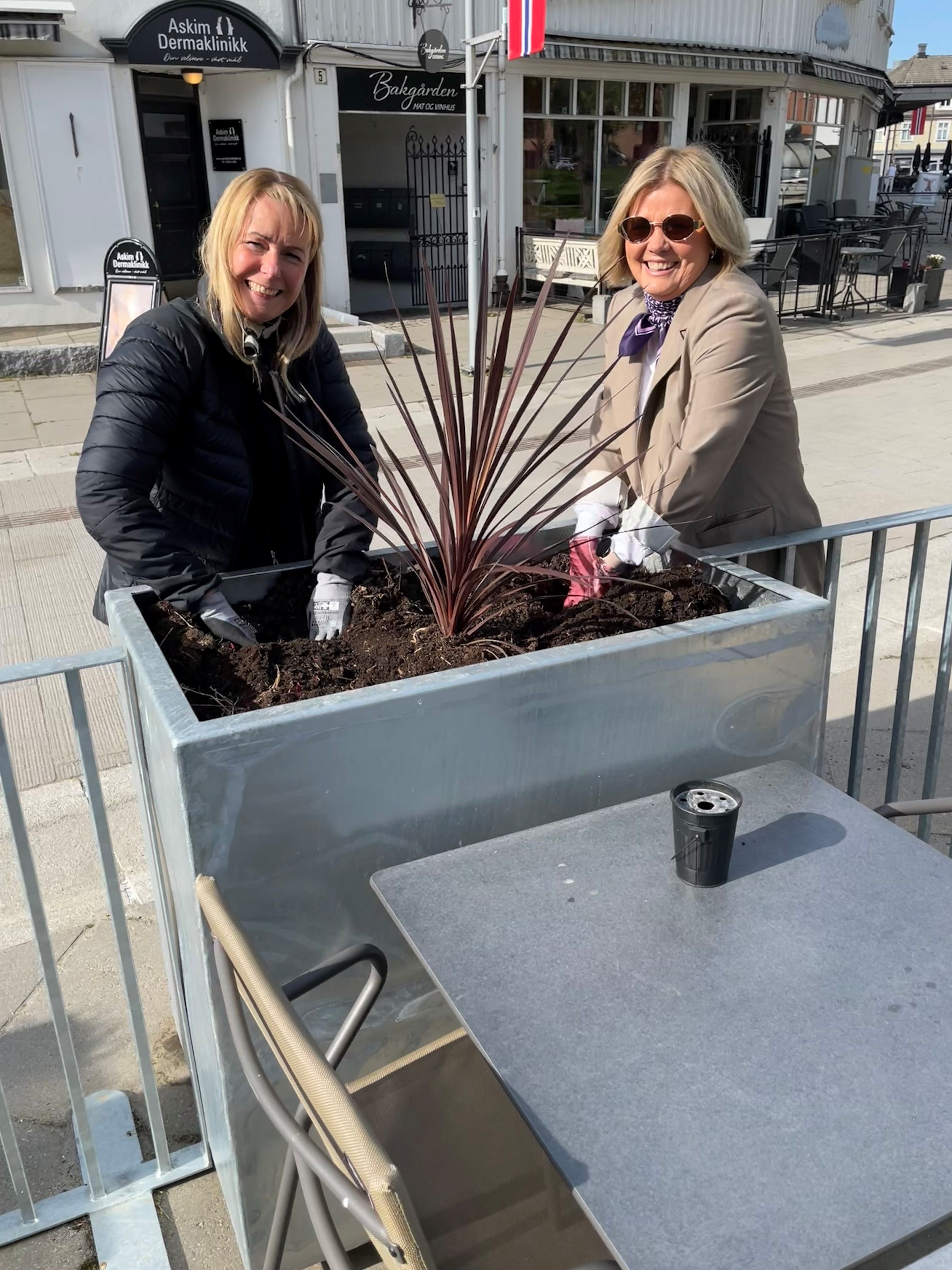 Damer på blomsterplanting.​​​​‌﻿‍﻿​‍​‍‌‍﻿﻿‌﻿​‍‌‍‍‌‌‍‌﻿‌‍‍‌‌‍﻿‍​‍​‍​﻿‍‍​‍​‍‌﻿​﻿‌‍​‌‌‍﻿‍‌‍‍‌‌﻿‌​‌﻿‍‌​‍﻿‍‌‍‍‌‌‍﻿﻿​‍​‍​‍﻿​​‍​‍‌‍‍​‌﻿​‍‌‍‌‌‌‍‌‍​‍​‍​﻿‍‍​‍​‍‌‍‍​‌﻿‌​‌﻿‌​‌﻿​​​﻿‍‍​‍﻿﻿​‍﻿﻿‌‍﻿​‌‍﻿﻿‌‍​﻿‌‍​‌‌‍﻿​‌‍‍​‌‍﻿﻿‌﻿​﻿‌﻿‌​​﻿‍‍​﻿​﻿​﻿​﻿​﻿​﻿​﻿​﻿​‍﻿﻿‌‍‍‌‌‍﻿‍‌﻿‌​‌‍‌‌‌‍﻿‍‌﻿‌​​‍﻿﻿‌‍‌‌‌‍‌​‌‍‍‌‌﻿‌​​‍﻿﻿‌‍﻿‌‌‍﻿﻿‌‍‌​‌‍‌‌​﻿﻿‌‌﻿​​‌﻿​‍‌‍‌‌‌﻿​﻿‌‍‌‌‌‍﻿‍‌﻿‌​‌‍​‌‌﻿‌​‌‍‍‌‌‍﻿﻿‌‍﻿‍​﻿‍﻿‌‍‍‌‌‍‌​​﻿﻿‌​﻿‌﻿​﻿‌﻿​﻿​‍​﻿​‌​﻿‌‍​﻿‌﻿‌‍​‌​﻿‌‍​‍﻿‌‌‍​﻿​﻿‌​​﻿​﻿​﻿‌‍​‍﻿‌​﻿‌​‌‍​﻿​﻿‍‌‌‍‌​​‍﻿‌‌‍​‍​﻿​﻿​﻿‌‍‌‍‌​​‍﻿‌​﻿​‌​﻿‌‌​﻿‌‍‌‍‌‌‌‍​‌​﻿​​​﻿‍​​﻿‍‌​﻿‌﻿​﻿‌‌‌‍​﻿‌‍​‌​﻿‍﻿‌﻿‌​‌﻿‍‌‌﻿​​‌‍‌‌​﻿﻿‌‌﻿​​‌‍﻿﻿‌﻿​﻿‌﻿‌​​﻿‍﻿‌﻿​​‌‍​‌‌﻿‌​‌‍‍​​﻿﻿‌‌‍​‍‌‍﻿﻿‌‍‌​‌﻿‍‌​‍‌‌​﻿‌‌‌​​‍‌‌﻿﻿‌‍‍﻿‌‍‌‌‌﻿‍‌​‍‌‌​﻿​﻿‌​‌​​‍‌‌​﻿​﻿‌​‌​​‍‌‌​﻿​‍​﻿​‍​﻿‌﻿​﻿‌‌‌‍​﻿​﻿‌​​﻿‌‍​﻿​‌​﻿‌‌​﻿​﻿​﻿​﻿‌‍‌​​﻿​‍​﻿‍‌​‍‌‌​﻿​‍​﻿​‍​‍‌‌​﻿‌‌‌​‌​​‍﻿‍‌‍​‌‌‍﻿​‌﻿‌​​﻿﻿﻿‌‍​‍‌‍​‌‌﻿​﻿‌‍‌‌‌‌‌‌‌﻿​‍‌‍﻿​​﻿﻿‌‌‍‍​‌﻿‌​‌﻿‌​‌﻿​​​‍‌‌​﻿​﻿‌​​‌​‍‌‌​﻿​‍‌​‌‍​‍‌‌​﻿​‍‌​‌‍‌‍﻿​‌‍﻿﻿‌‍​﻿‌‍​‌‌‍﻿​‌‍‍​‌‍﻿﻿‌﻿​﻿‌﻿‌​​‍‌‌​﻿​﻿‌​​‌​﻿​﻿​﻿​﻿​﻿​﻿​﻿​﻿​‍‌‍‌‍‍‌‌‍‌​​﻿﻿‌​﻿‌﻿​﻿‌﻿​﻿​‍​﻿​‌​﻿‌‍​﻿‌﻿‌‍​‌​﻿‌‍​‍﻿‌‌‍​﻿​﻿‌​​﻿​﻿​﻿‌‍​‍﻿‌​﻿‌​‌‍​﻿​﻿‍‌‌‍‌​​‍﻿‌‌‍​‍​﻿​﻿​﻿‌‍‌‍‌​​‍﻿‌​﻿​‌​﻿‌‌​﻿‌‍‌‍‌‌‌‍​‌​﻿​​​﻿‍​​﻿‍‌​﻿‌﻿​﻿‌‌‌‍​﻿‌‍​‌​‍‌‍‌﻿‌​‌﻿‍‌‌﻿​​‌‍‌‌​﻿﻿‌‌﻿​​‌‍﻿﻿‌﻿​﻿‌﻿‌​​‍‌‍‌﻿​​‌‍​‌‌﻿‌​‌‍‍​​﻿﻿‌‌‍​‍‌‍﻿﻿‌‍‌​‌﻿‍‌​‍‌‌​﻿‌‌‌​​‍‌‌﻿﻿‌‍‍﻿‌‍‌‌‌﻿‍‌​‍‌‌​﻿​﻿‌​‌​​‍‌‌​﻿​﻿‌​‌​​‍‌‌​﻿​‍​﻿​‍​﻿‌﻿​﻿‌‌‌‍​﻿​﻿‌​​﻿‌‍​﻿​‌​﻿‌‌​﻿​﻿​﻿​﻿‌‍‌​​﻿​‍​﻿‍‌​‍‌‌​﻿​‍​﻿​‍​‍‌‌​﻿‌‌‌​‌​​‍﻿‍‌‍​‌‌‍﻿​‌﻿‌​​‍‌‍‌﻿​​‌‍‌‌‌﻿​‍‌﻿​﻿‌﻿​​‌‍‌‌‌‍​﻿‌﻿‌​‌‍‍‌‌﻿‌‍‌‍‌‌​﻿﻿‌‌﻿​​‌﻿‌‌‌‍​‍‌‍﻿​‌‍‍‌‌﻿​﻿‌‍‍​‌‍‌‌‌‍‌​​‍​‍‌﻿﻿‌