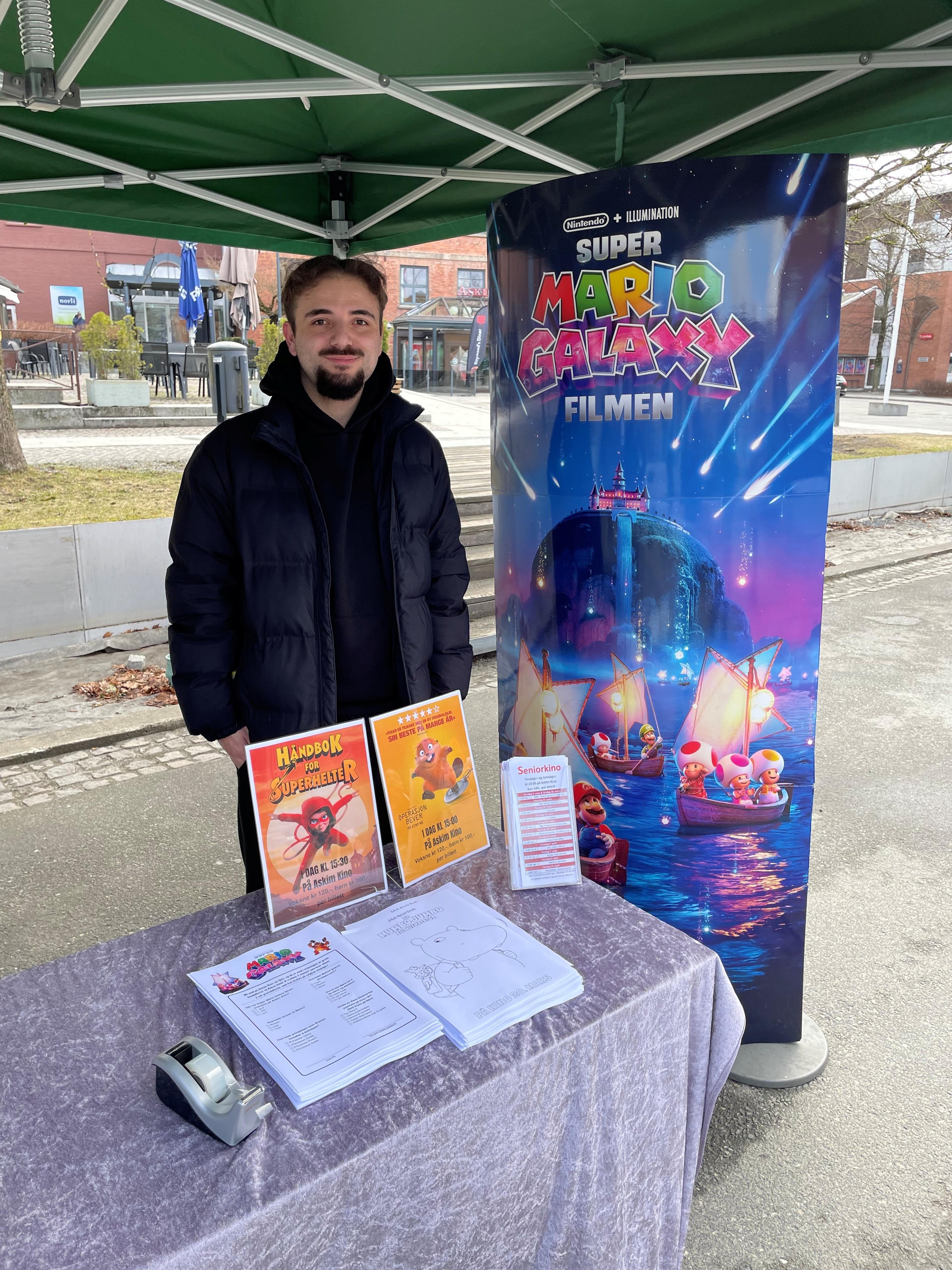 Mann med kinoplakat​​​​‌﻿‍﻿​‍​‍‌‍﻿﻿‌﻿​‍‌‍‍‌‌‍‌﻿‌‍‍‌‌‍﻿‍​‍​‍​﻿‍‍​‍​‍‌﻿​﻿‌‍​‌‌‍﻿‍‌‍‍‌‌﻿‌​‌﻿‍‌​‍﻿‍‌‍‍‌‌‍﻿﻿​‍​‍​‍﻿​​‍​‍‌‍‍​‌﻿​‍‌‍‌‌‌‍‌‍​‍​‍​﻿‍‍​‍​‍‌‍‍​‌﻿‌​‌﻿‌​‌﻿​​​﻿‍‍​‍﻿﻿​‍﻿﻿‌‍﻿​‌‍﻿﻿‌‍​﻿‌‍​‌‌‍﻿​‌‍‍​‌‍﻿﻿‌﻿​﻿‌﻿‌​​﻿‍‍​﻿​﻿​﻿​﻿​﻿​﻿​﻿​﻿​‍﻿﻿‌‍‍‌‌‍﻿‍‌﻿‌​‌‍‌‌‌‍﻿‍‌﻿‌​​‍﻿﻿‌‍‌‌‌‍‌​‌‍‍‌‌﻿‌​​‍﻿﻿‌‍﻿‌‌‍﻿﻿‌‍‌​‌‍‌‌​﻿﻿‌‌﻿​​‌﻿​‍‌‍‌‌‌﻿​﻿‌‍‌‌‌‍﻿‍‌﻿‌​‌‍​‌‌﻿‌​‌‍‍‌‌‍﻿﻿‌‍﻿‍​﻿‍﻿‌‍‍‌‌‍‌​​﻿﻿‌​﻿‍‌‌‍‌‍​﻿‌﻿‌‍​‍​﻿‍‌​﻿‌‌​﻿‌‌‌‍​﻿​‍﻿‌​﻿‍‌‌‍​‌‌‍​‌​﻿​‌​‍﻿‌​﻿‌​​﻿‌​​﻿​﻿​﻿‍‌​‍﻿‌‌‍​‍‌‍​‍​﻿‌‌​﻿​‍​‍﻿‌‌‍‌‌​﻿‌‌​﻿‌‌‌‍‌‌​﻿‌﻿‌‍​‌​﻿​﻿​﻿‍‌‌‍‌‍​﻿‍​​﻿‌﻿‌‍​﻿​﻿‍﻿‌﻿‌​‌﻿‍‌‌﻿​​‌‍‌‌​﻿﻿‌‌﻿​​‌‍﻿﻿‌﻿​﻿‌﻿‌​​﻿‍﻿‌﻿​​‌‍​‌‌﻿‌​‌‍‍​​﻿﻿‌‌‍​‍‌‍﻿﻿‌‍‌​‌﻿‍‌​‍‌‌​﻿‌‌‌​​‍‌‌﻿﻿‌‍‍﻿‌‍‌‌‌﻿‍‌​‍‌‌​﻿​﻿‌​‌​​‍‌‌​﻿​﻿‌​‌​​‍‌‌​﻿​‍​﻿​‍‌‍​‌​﻿​‍​﻿‌‍​﻿‌﻿​﻿‍‌​﻿‍‌‌‍‌​​﻿‌‌​﻿‍‌‌‍‌​​﻿​‍‌‍​‍​‍‌‌​﻿​‍​﻿​‍​‍‌‌​﻿‌‌‌​‌​​‍﻿‍‌‍​‌‌‍﻿​‌﻿‌​​﻿﻿﻿‌‍​‍‌‍​‌‌﻿​﻿‌‍‌‌‌‌‌‌‌﻿​‍‌‍﻿​​﻿﻿‌‌‍‍​‌﻿‌​‌﻿‌​‌﻿​​​‍‌‌​﻿​﻿‌​​‌​‍‌‌​﻿​‍‌​‌‍​‍‌‌​﻿​‍‌​‌‍‌‍﻿​‌‍﻿﻿‌‍​﻿‌‍​‌‌‍﻿​‌‍‍​‌‍﻿﻿‌﻿​﻿‌﻿‌​​‍‌‌​﻿​﻿‌​​‌​﻿​﻿​﻿​﻿​﻿​﻿​﻿​﻿​‍‌‍‌‍‍‌‌‍‌​​﻿﻿‌​﻿‍‌‌‍‌‍​﻿‌﻿‌‍​‍​﻿‍‌​﻿‌‌​﻿‌‌‌‍​﻿​‍﻿‌​﻿‍‌‌‍​‌‌‍​‌​﻿​‌​‍﻿‌​﻿‌​​﻿‌​​﻿​﻿​﻿‍‌​‍﻿‌‌‍​‍‌‍​‍​﻿‌‌​﻿​‍​‍﻿‌‌‍‌‌​﻿‌‌​﻿‌‌‌‍‌‌​﻿‌﻿‌‍​‌​﻿​﻿​﻿‍‌‌‍‌‍​﻿‍​​﻿‌﻿‌‍​﻿​‍‌‍‌﻿‌​‌﻿‍‌‌﻿​​‌‍‌‌​﻿﻿‌‌﻿​​‌‍﻿﻿‌﻿​﻿‌﻿‌​​‍‌‍‌﻿​​‌‍​‌‌﻿‌​‌‍‍​​﻿﻿‌‌‍​‍‌‍﻿﻿‌‍‌​‌﻿‍‌​‍‌‌​﻿‌‌‌​​‍‌‌﻿﻿‌‍‍﻿‌‍‌‌‌﻿‍‌​‍‌‌​﻿​﻿‌​‌​​‍‌‌​﻿​﻿‌​‌​​‍‌‌​﻿​‍​﻿​‍‌‍​‌​﻿​‍​﻿‌‍​﻿‌﻿​﻿‍‌​﻿‍‌‌‍‌​​﻿‌‌​﻿‍‌‌‍‌​​﻿​‍‌‍​‍​‍‌‌​﻿​‍​﻿​‍​‍‌‌​﻿‌‌‌​‌​​‍﻿‍‌‍​‌‌‍﻿​‌﻿‌​​‍‌‍‌﻿​​‌‍‌‌‌﻿​‍‌﻿​﻿‌﻿​​‌‍‌‌‌‍​﻿‌﻿‌​‌‍‍‌‌﻿‌‍‌‍‌‌​﻿﻿‌‌﻿​​‌﻿‌‌‌‍​‍‌‍﻿​‌‍‍‌‌﻿​﻿‌‍‍​‌‍‌‌‌‍‌​​‍​‍‌﻿﻿‌