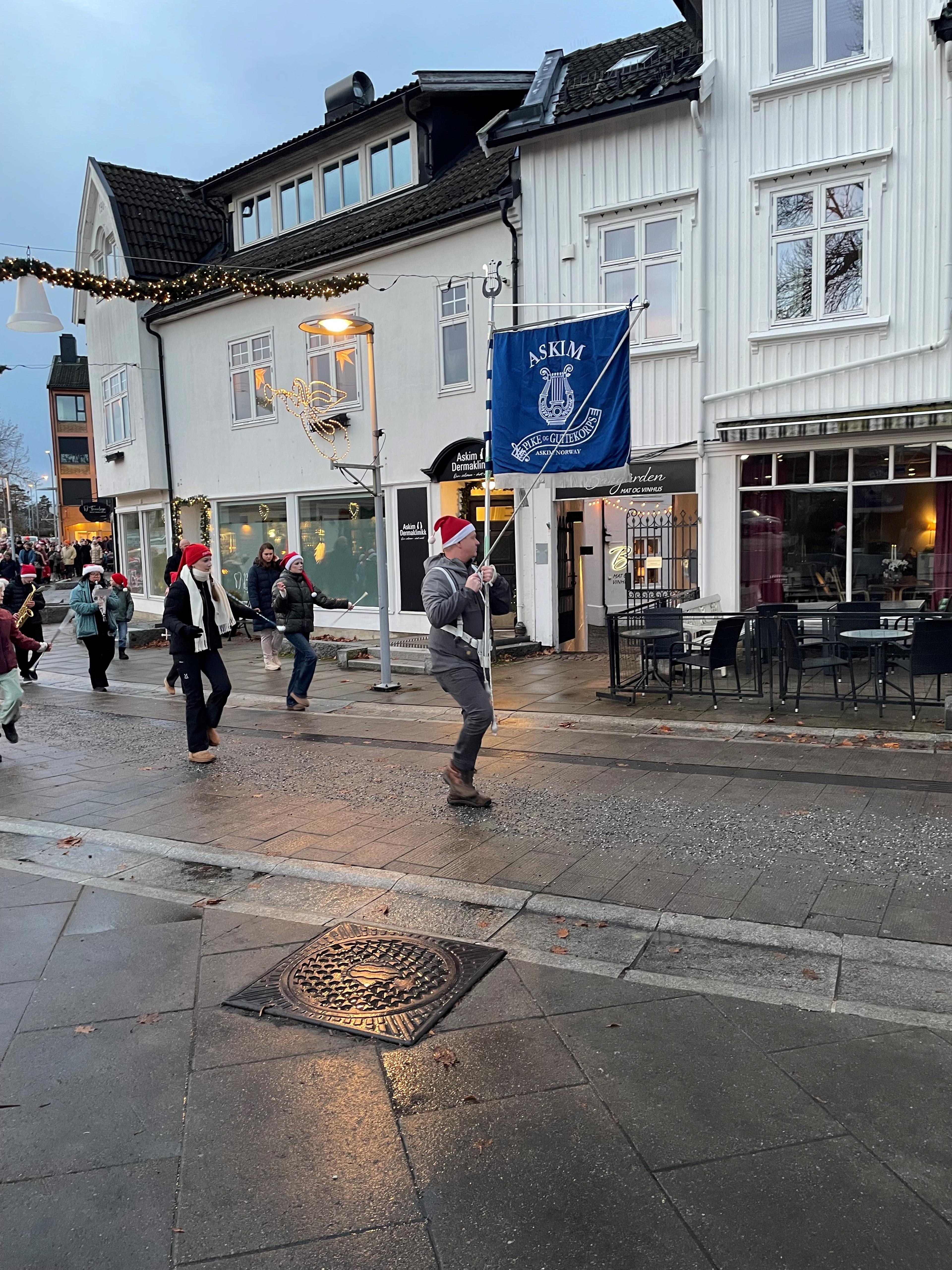 Korps først i nissetog