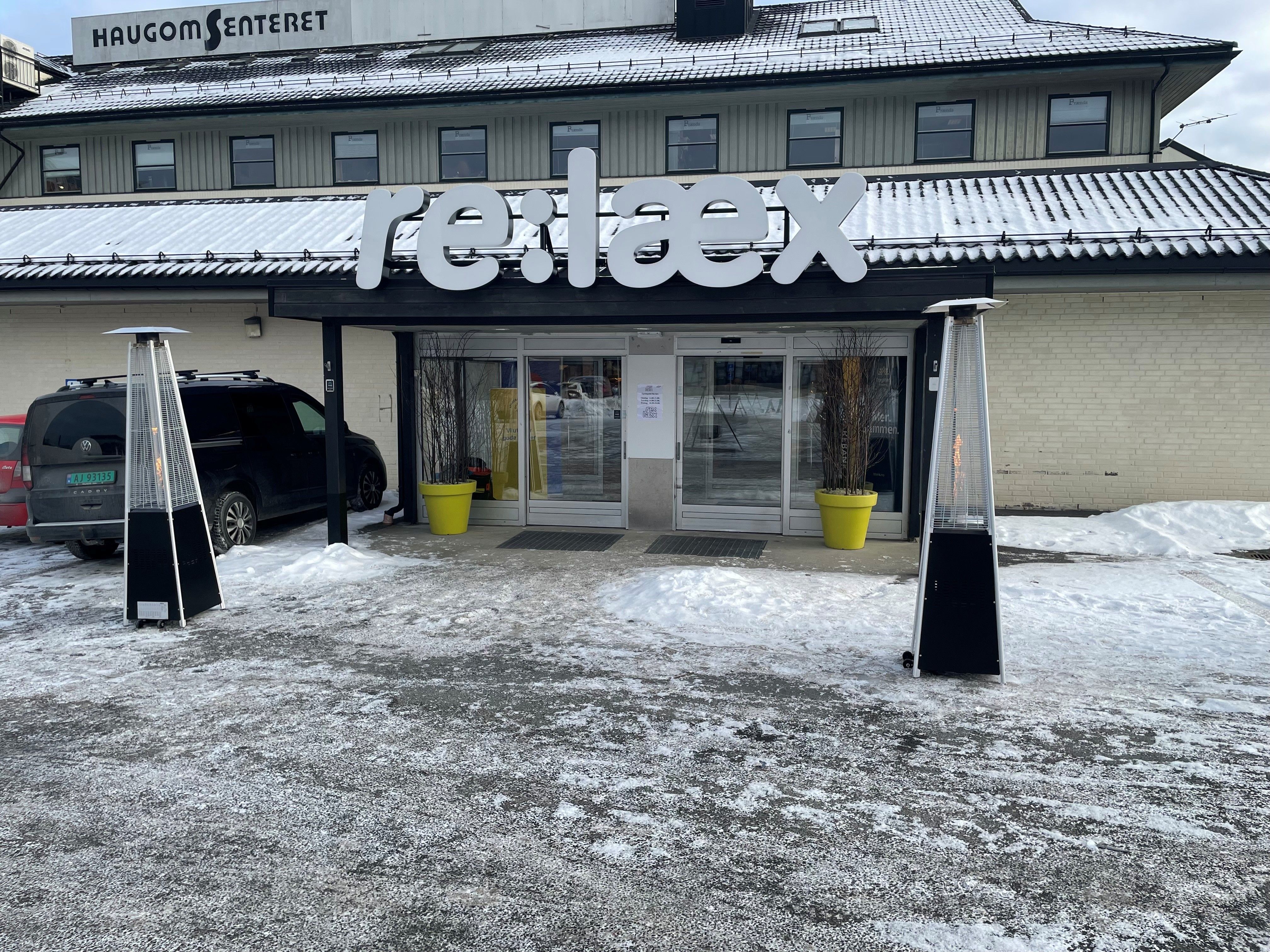 Logo relæx på haugomsenteret