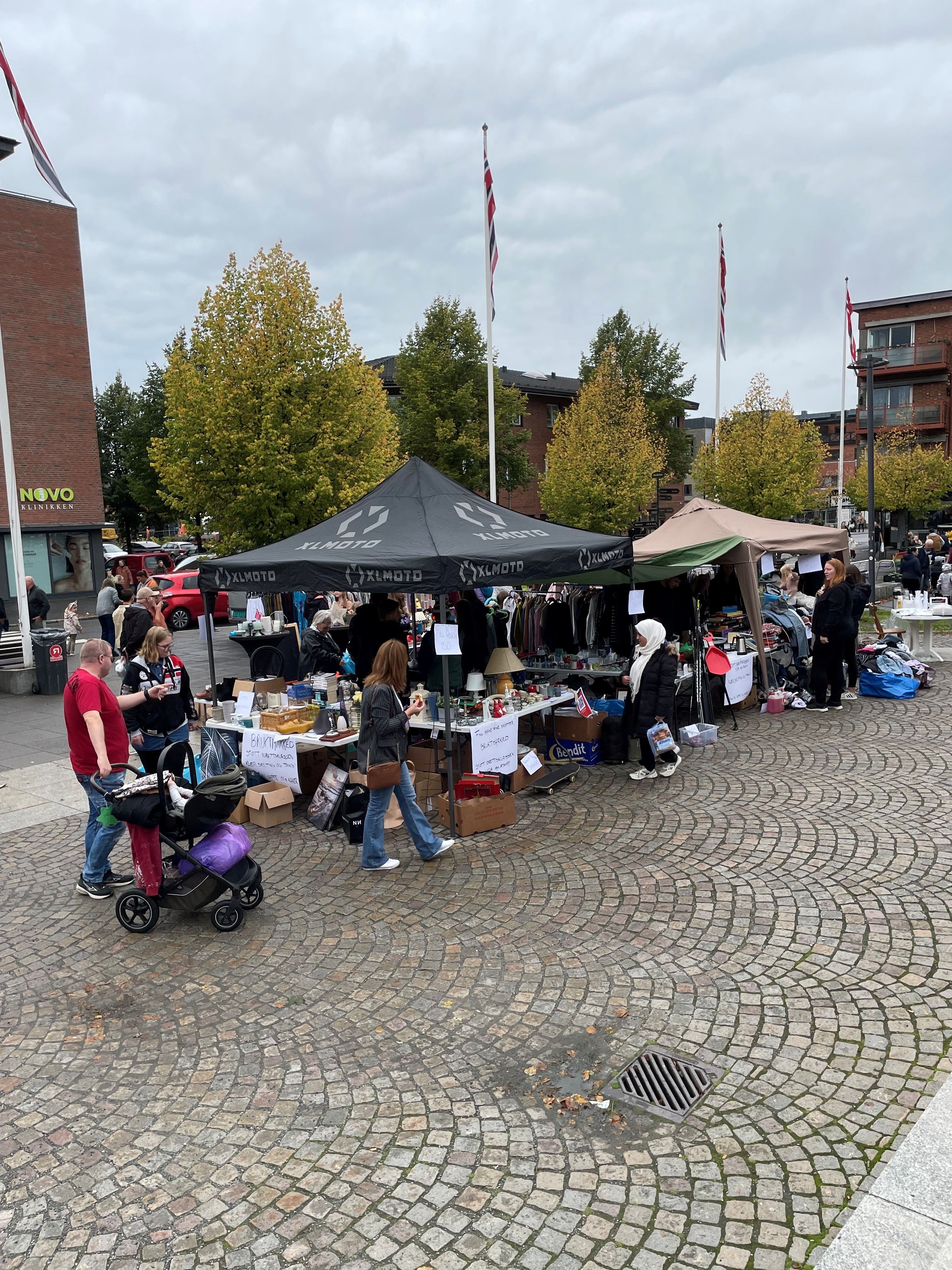 Stort telt med gjenbruk, og masse folk​​​​‌﻿‍﻿​‍​‍‌‍﻿﻿‌﻿​‍‌‍‍‌‌‍‌﻿‌‍‍‌‌‍﻿‍​‍​‍​﻿‍‍​‍​‍‌﻿​﻿‌‍​‌‌‍﻿‍‌‍‍‌‌﻿‌​‌﻿‍‌​‍﻿‍‌‍‍‌‌‍﻿﻿​‍​‍​‍﻿​​‍​‍‌‍‍​‌﻿​‍‌‍‌‌‌‍‌‍​‍​‍​﻿‍‍​‍​‍‌‍‍​‌﻿‌​‌﻿‌​‌﻿​​​﻿‍‍​‍﻿﻿​‍﻿﻿‌‍﻿​‌‍﻿﻿‌‍​﻿‌‍​‌‌‍﻿​‌‍‍​‌‍﻿﻿‌﻿​﻿‌﻿‌​​﻿‍‍​﻿​﻿​﻿​﻿​﻿​﻿​﻿​﻿​‍﻿﻿‌‍‍‌‌‍﻿‍‌﻿‌​‌‍‌‌‌‍﻿‍‌﻿‌​​‍﻿﻿‌‍‌‌‌‍‌​‌‍‍‌‌﻿‌​​‍﻿﻿‌‍﻿‌‌‍﻿﻿‌‍‌​‌‍‌‌​﻿﻿‌‌﻿​​‌﻿​‍‌‍‌‌‌﻿​﻿‌‍‌‌‌‍﻿‍‌﻿‌​‌‍​‌‌﻿‌​‌‍‍‌‌‍﻿﻿‌‍﻿‍​﻿‍﻿‌‍‍‌‌‍‌​​﻿﻿‌​﻿‌﻿​﻿‌‍‌‍‌‍‌‍​‌‌‍‌‍‌‍‌​​﻿​‍​﻿‌﻿​‍﻿‌​﻿‌‍‌‍​‌​﻿‍​​﻿​​​‍﻿‌​﻿‌​‌‍‌‍​﻿​﻿​﻿​﻿​‍﻿‌​﻿‍​‌‍‌‌​﻿​‌‌‍​‍​‍﻿‌‌‍​‍‌‍​﻿‌‍‌‍​﻿‌‍​﻿​‌​﻿​‍‌‍​‍​﻿‌‍​﻿‌‌‌‍‌‌‌‍​‌‌‍‌‍​﻿‍﻿‌﻿‌​‌﻿‍‌‌﻿​​‌‍‌‌​﻿﻿‌‌﻿​​‌‍﻿﻿‌﻿​﻿‌﻿‌​​﻿‍﻿‌﻿​​‌‍​‌‌﻿‌​‌‍‍​​﻿﻿‌‌‍​‍‌‍﻿﻿‌‍‌​‌﻿‍‌​‍‌‌​﻿‌‌‌​​‍‌‌﻿﻿‌‍‍﻿‌‍‌‌‌﻿‍‌​‍‌‌​﻿​﻿‌​‌​​‍‌‌​﻿​﻿‌​‌​​‍‌‌​﻿​‍​﻿​‍‌‍‌​‌‍‌​​﻿​‍​﻿‌‌​﻿‌‍​﻿‌‍​﻿​﻿​﻿‌﻿​﻿​﻿​﻿‌‌​﻿​​​﻿​﻿​‍‌‌​﻿​‍​﻿​‍​‍‌‌​﻿‌‌‌​‌​​‍﻿‍‌‍​‌‌‍﻿​‌﻿‌​​﻿﻿﻿‌‍​‍‌‍​‌‌﻿​﻿‌‍‌‌‌‌‌‌‌﻿​‍‌‍﻿​​﻿﻿‌‌‍‍​‌﻿‌​‌﻿‌​‌﻿​​​‍‌‌​﻿​﻿‌​​‌​‍‌‌​﻿​‍‌​‌‍​‍‌‌​﻿​‍‌​‌‍‌‍﻿​‌‍﻿﻿‌‍​﻿‌‍​‌‌‍﻿​‌‍‍​‌‍﻿﻿‌﻿​﻿‌﻿‌​​‍‌‌​﻿​﻿‌​​‌​﻿​﻿​﻿​﻿​﻿​﻿​﻿​﻿​‍‌‍‌‍‍‌‌‍‌​​﻿﻿‌​﻿‌﻿​﻿‌‍‌‍‌‍‌‍​‌‌‍‌‍‌‍‌​​﻿​‍​﻿‌﻿​‍﻿‌​﻿‌‍‌‍​‌​﻿‍​​﻿​​​‍﻿‌​﻿‌​‌‍‌‍​﻿​﻿​﻿​﻿​‍﻿‌​﻿‍​‌‍‌‌​﻿​‌‌‍​‍​‍﻿‌‌‍​‍‌‍​﻿‌‍‌‍​﻿‌‍​﻿​‌​﻿​‍‌‍​‍​﻿‌‍​﻿‌‌‌‍‌‌‌‍​‌‌‍‌‍​‍‌‍‌﻿‌​‌﻿‍‌‌﻿​​‌‍‌‌​﻿﻿‌‌﻿​​‌‍﻿﻿‌﻿​﻿‌﻿‌​​‍‌‍‌﻿​​‌‍​‌‌﻿‌​‌‍‍​​﻿﻿‌‌‍​‍‌‍﻿﻿‌‍‌​‌﻿‍‌​‍‌‌​﻿‌‌‌​​‍‌‌﻿﻿‌‍‍﻿‌‍‌‌‌﻿‍‌​‍‌‌​﻿​﻿‌​‌​​‍‌‌​﻿​﻿‌​‌​​‍‌‌​﻿​‍​﻿​‍‌‍‌​‌‍‌​​﻿​‍​﻿‌‌​﻿‌‍​﻿‌‍​﻿​﻿​﻿‌﻿​﻿​﻿​﻿‌‌​﻿​​​﻿​﻿​‍‌‌​﻿​‍​﻿​‍​‍‌‌​﻿‌‌‌​‌​​‍﻿‍‌‍​‌‌‍﻿​‌﻿‌​​‍‌‍‌﻿​​‌‍‌‌‌﻿​‍‌﻿​﻿‌﻿​​‌‍‌‌‌‍​﻿‌﻿‌​‌‍‍‌‌﻿‌‍‌‍‌‌​﻿﻿‌‌﻿​​‌﻿‌‌‌‍​‍‌‍﻿​‌‍‍‌‌﻿​﻿‌‍‍​‌‍‌‌‌‍‌​​‍​‍‌﻿﻿‌