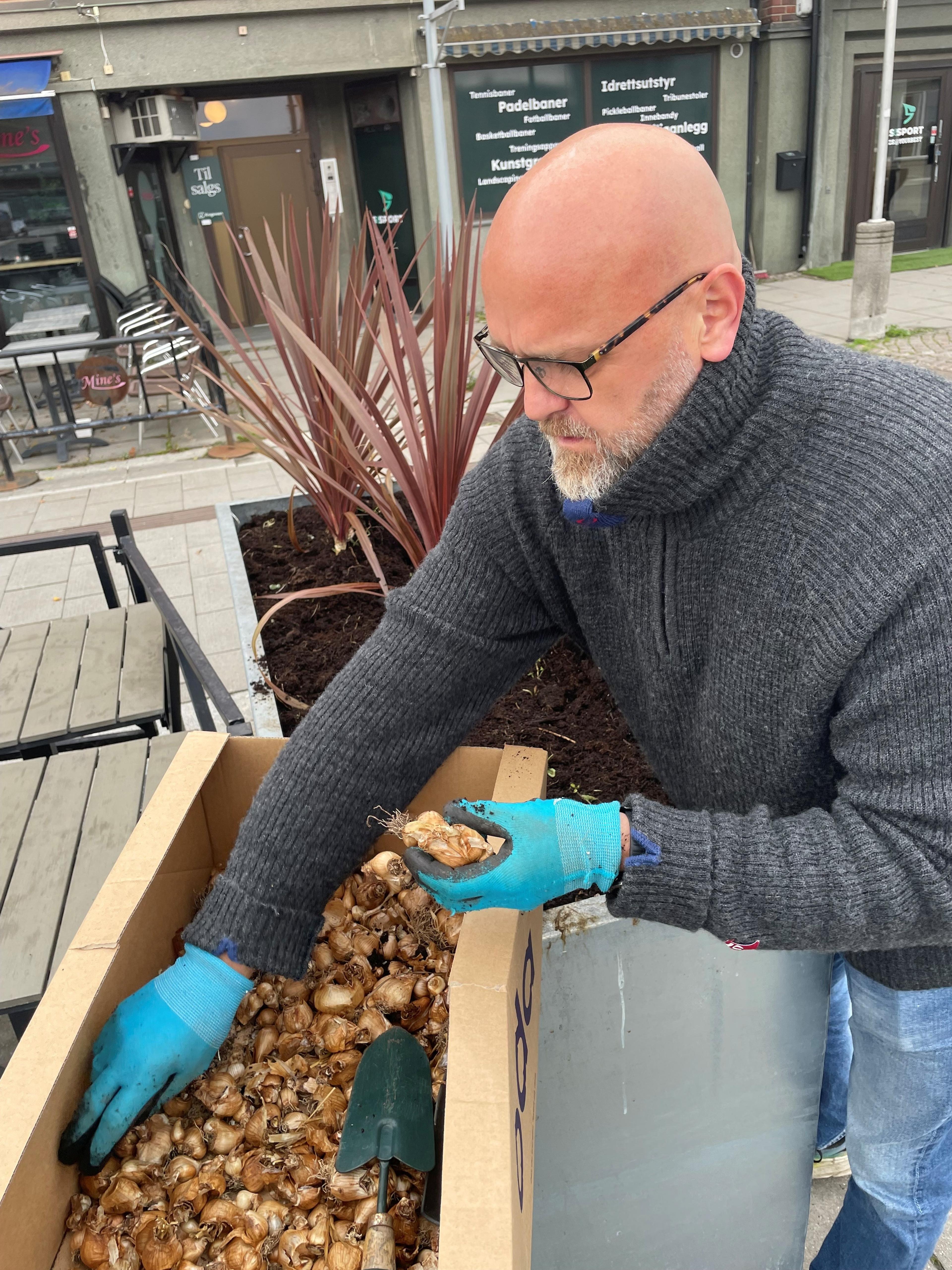 Mann med en eske blomsterlΓΈkβββββο»Ώβο»Ώββββββο»Ώο»Ώβο»Ώβββββββββο»Ώββββββο»Ώββββββο»Ώβββββββο»Ώβο»Ώββββββο»Ώββββββο»Ώβββο»Ώββββο»Ώβββββββο»Ώο»Ώββββββο»Ώββββββββββο»Ώβββββββββββββββο»Ώβββββββββββο»Ώβββο»Ώβββο»Ώβββο»Ώββββο»Ώο»Ώββο»Ώο»Ώββο»Ώβββο»Ώο»Ώβββο»Ώββββββο»Ώβββββββο»Ώο»Ώβο»Ώβο»Ώβο»Ώβββο»Ώβββο»Ώβο»Ώβο»Ώβο»Ώβο»Ώβο»Ώβο»Ώβο»Ώββο»Ώο»Ώββββββο»Ώββο»Ώββββββββο»Ώββο»Ώββββο»Ώο»Ώβββββββββββββο»Ώββββο»Ώο»Ώββο»Ώβββο»Ώο»Ώβββββββββο»Ώο»Ώββο»Ώβββο»Ώβββββββο»Ώβο»Ώββββββο»Ώββο»Ώβββββββο»Ώββββββββο»Ώο»Ώββο»Ώββο»Ώβο»Ώβββββββββο»Ώο»Ώββββββββββο»Ώβββο»Ώβββββββο»Ώβββο»Ώβββο»Ώββββο»Ώββο»Ώβββο»Ώββββββββββββο»Ώββο»Ώβββο»Ώβββββββο»Ώββββο»Ώββο»Ώβββββββο»Ώβββο»Ώββββο»Ώββο»Ώβββββββο»Ώβββββββββββο»Ώβο»Ώβββββββββο»Ώβββο»Ώβββο»Ώβββο»Ώβββο»Ώβο»Ώβο»Ώβββο»Ώβββο»Ώβββββββο»Ώο»Ώββο»Ώββββο»Ώο»Ώβο»Ώβο»Ώβο»Ώβββο»Ώβο»Ώβο»Ώβββββββο»Ώβββββββο»Ώο»Ώβββββββο»Ώο»Ώβββββο»Ώβββββββο»Ώββββββββο»Ώο»Ώβββο»Ώβββββο»Ώβββββββο»Ώβο»Ώβββββββββο»Ώβο»Ώβββββββββο»Ώβββο»Ώβββο»Ώβββο»Ώβββββο»Ώβββββο»Ώβββο»Ώβββο»Ώβο»Ώβββββββββββο»Ώβο»Ώβββββββββββο»Ώβββο»Ώβββββββο»Ώββββββββο»Ώβββββββο»Ώββο»Ώβββο»Ώο»Ώο»Ώβββββββββο»Ώβο»Ώβββββββββο»Ώββββο»Ώββο»Ώο»Ώββββββο»Ώβββο»Ώβββο»Ώβββββββο»Ώβο»Ώβββββββββο»Ώβββββββββββο»Ώββββββββο»Ώβββο»Ώο»Ώβββο»Ώββββββο»Ώβββββββο»Ώο»Ώβο»Ώβο»Ώβο»Ώβββββββο»Ώβο»Ώβββββο»Ώβο»Ώβο»Ώβο»Ώβο»Ώβο»Ώβο»Ώβο»Ώβββββββββββββο»Ώο»Ώββββββββββο»Ώβββο»Ώβββββββο»Ώβββο»Ώβββο»Ώββββο»Ώββο»Ώβββο»Ώββββββββββββο»Ώββο»Ώβββο»Ώβββββββο»Ώββββο»Ώββο»Ώβββββββο»Ώβββο»Ώββββο»Ώββο»Ώβββββββο»Ώβββββββββββο»Ώβο»Ώβββββββββο»Ώβββο»Ώβββο»Ώβββο»Ώβββββββο»Ώβββο»Ώβββο»Ώβββββββο»Ώο»Ώββο»Ώββββο»Ώο»Ώβο»Ώβο»Ώβο»Ώβββββββο»Ώβββββββο»Ώβββββββο»Ώο»Ώβββββββο»Ώο»Ώβββββο»Ώβββββββο»Ώββββββββο»Ώο»Ώβββο»Ώβββββο»Ώβββββββο»Ώβο»Ώβββββββββο»Ώβο»Ώβββββββββο»Ώβββο»Ώβββο»Ώβββο»Ώβββββο»Ώβββββο»Ώβββο»Ώβββο»Ώβο»Ώβββββββββββο»Ώβο»Ώβββββββββββο»Ώβββο»Ώβββββββο»Ώββββββββο»Ώβββββββο»Ώββο»Ώβββββββο»Ώβββββββο»Ώβββο»Ώβο»Ώβο»Ώβββββββββο»Ώβο»Ώβββββββο»Ώβββββββο»Ώο»Ώββο»Ώβββο»Ώββββββββο»Ώββββββο»Ώβο»Ώβββββββββββββββββο»Ώο»Ώβ