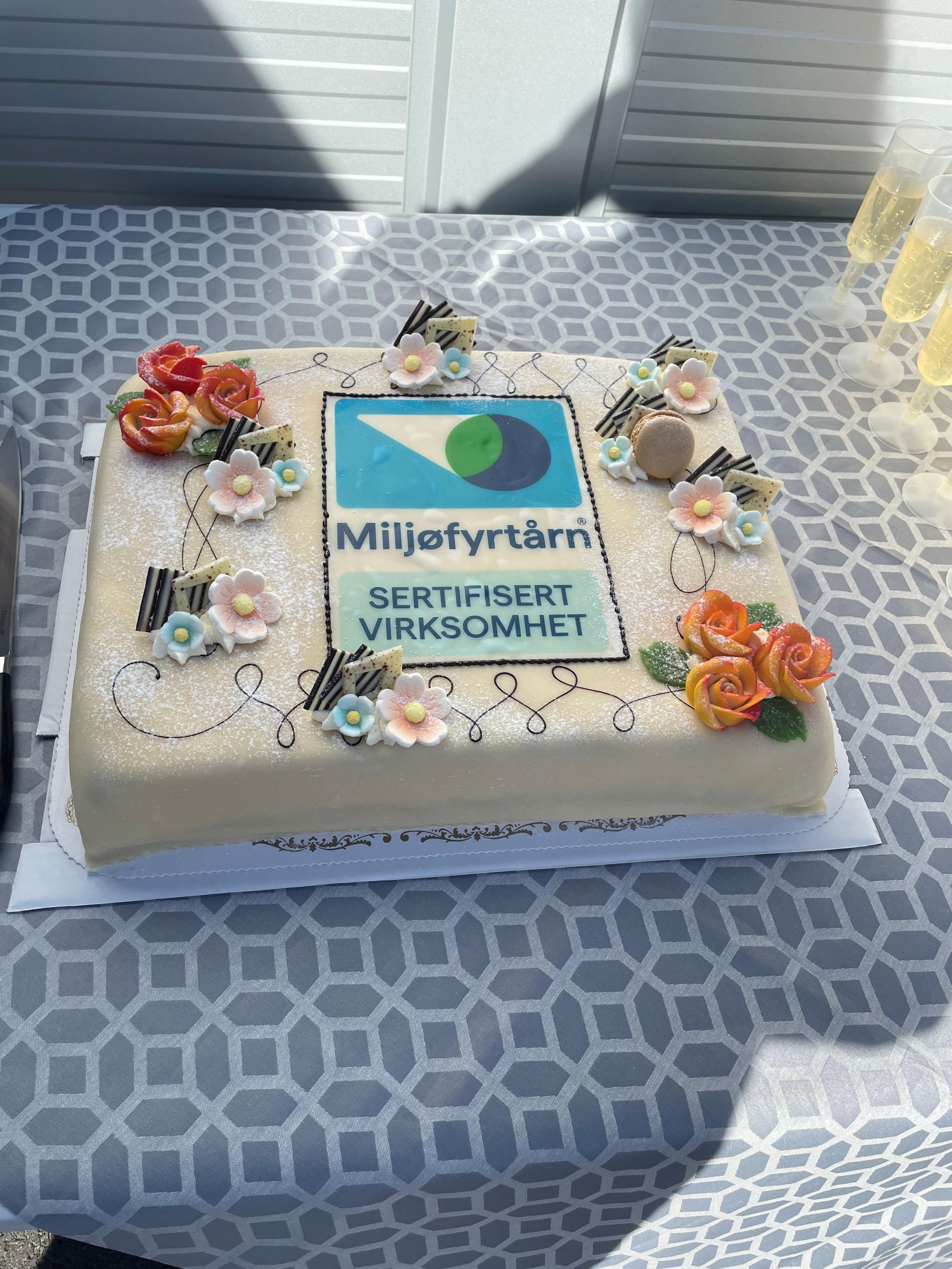 En stor marsipankake