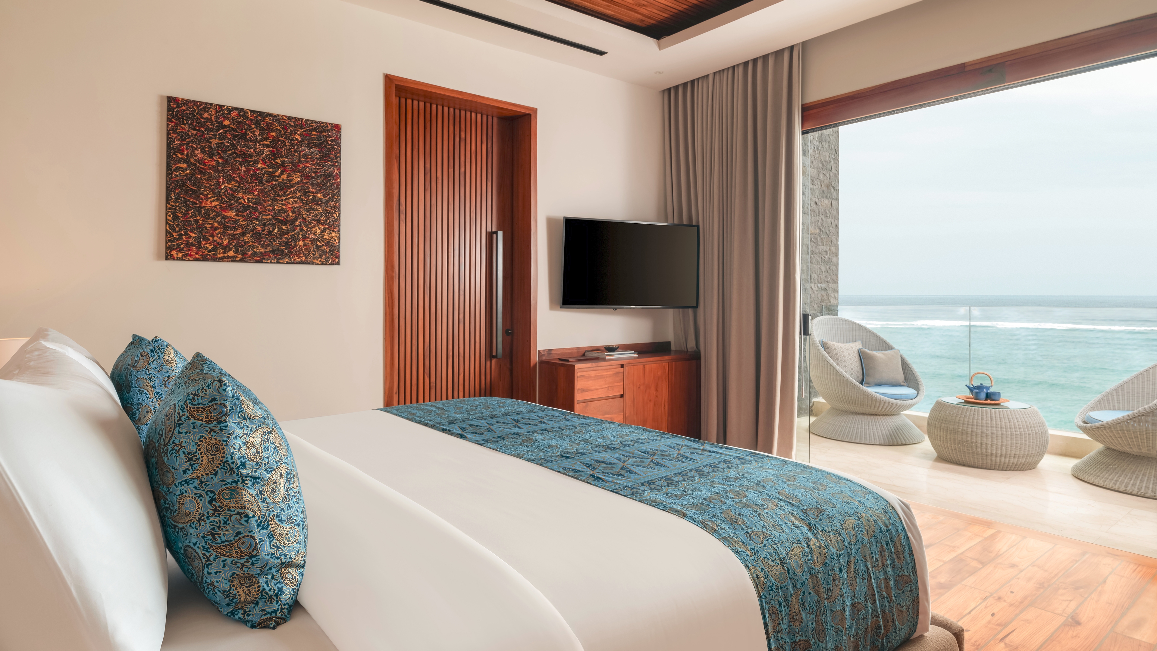 lower level suite bedroom image