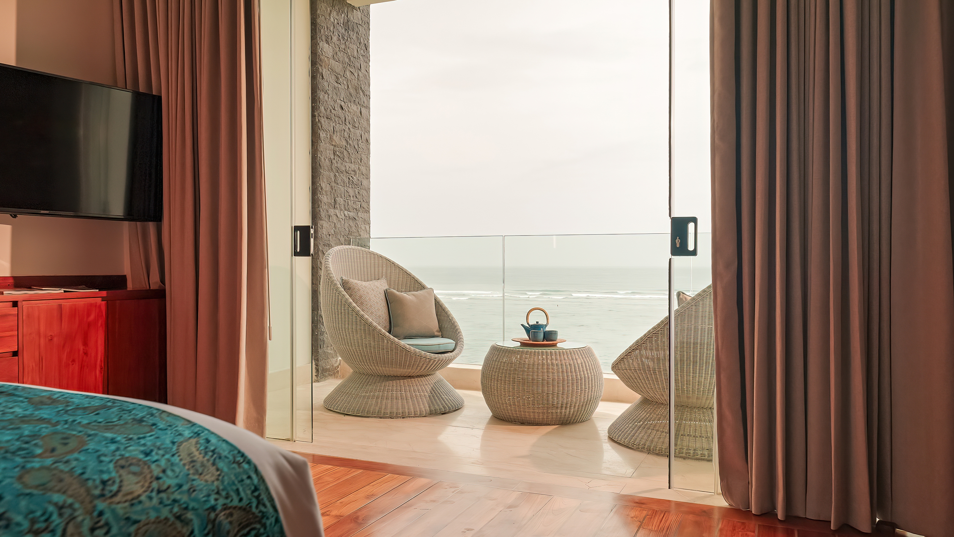 lower level suite balcony image