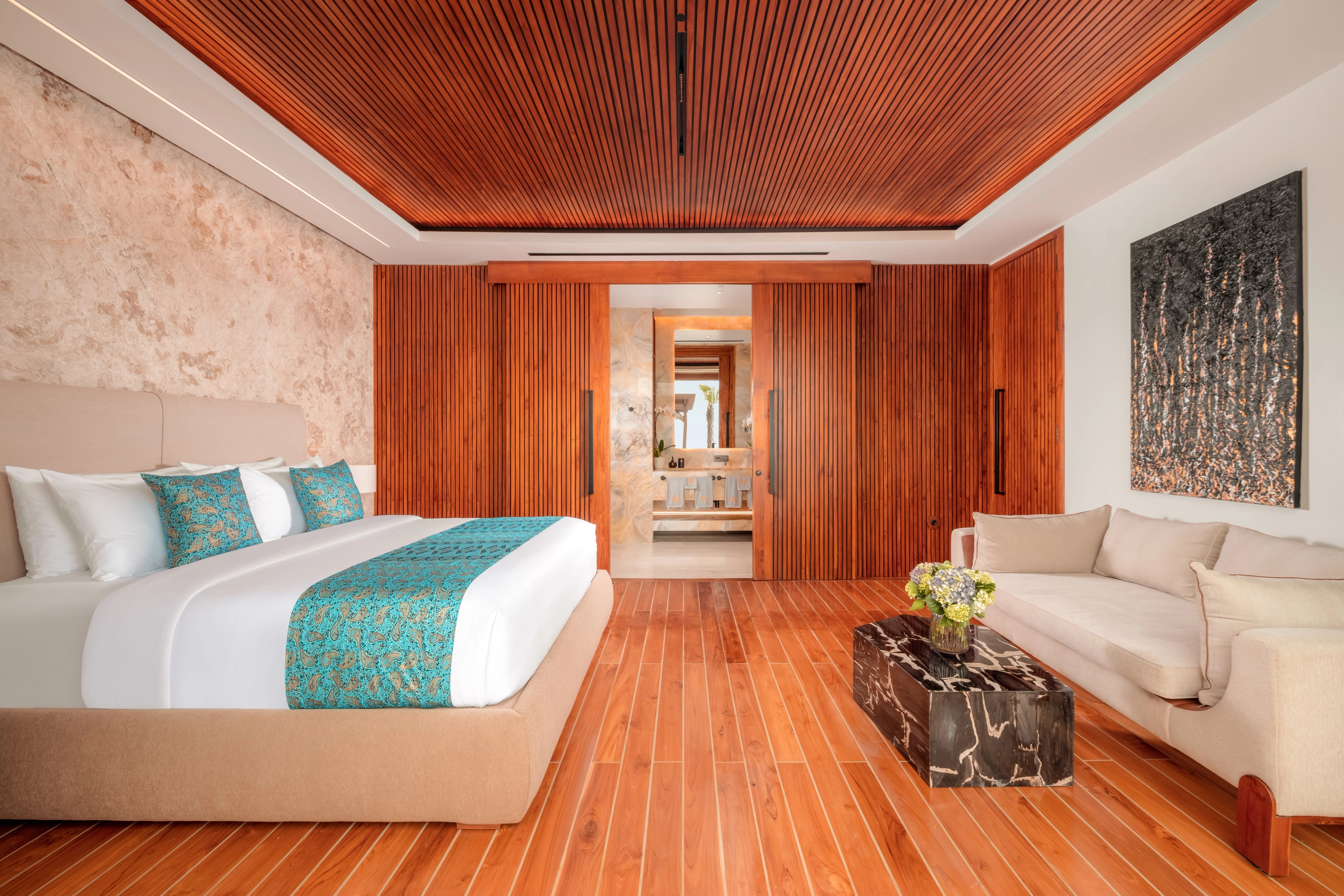 main level suite bedroom image