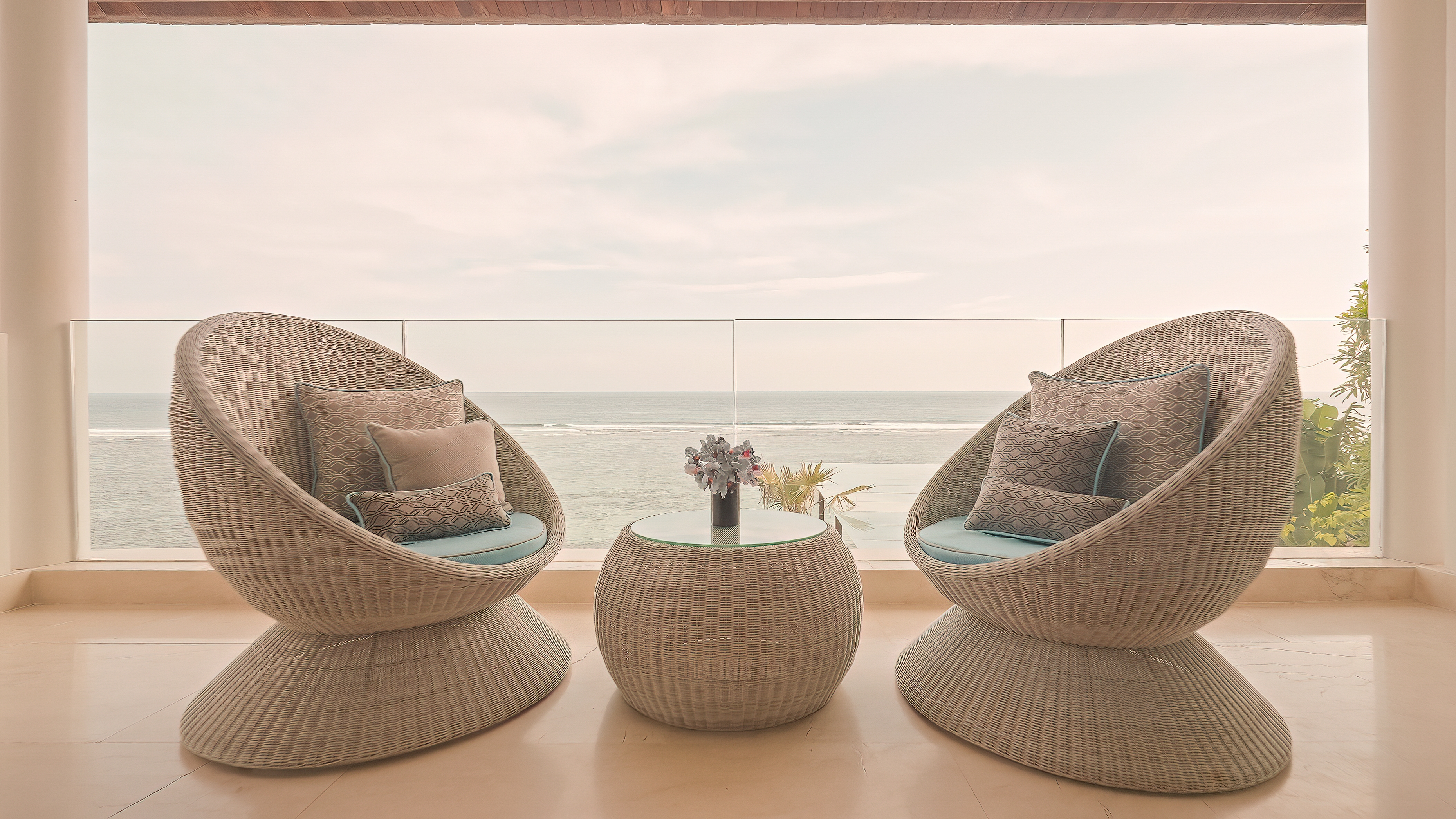 right wing suite balcony image