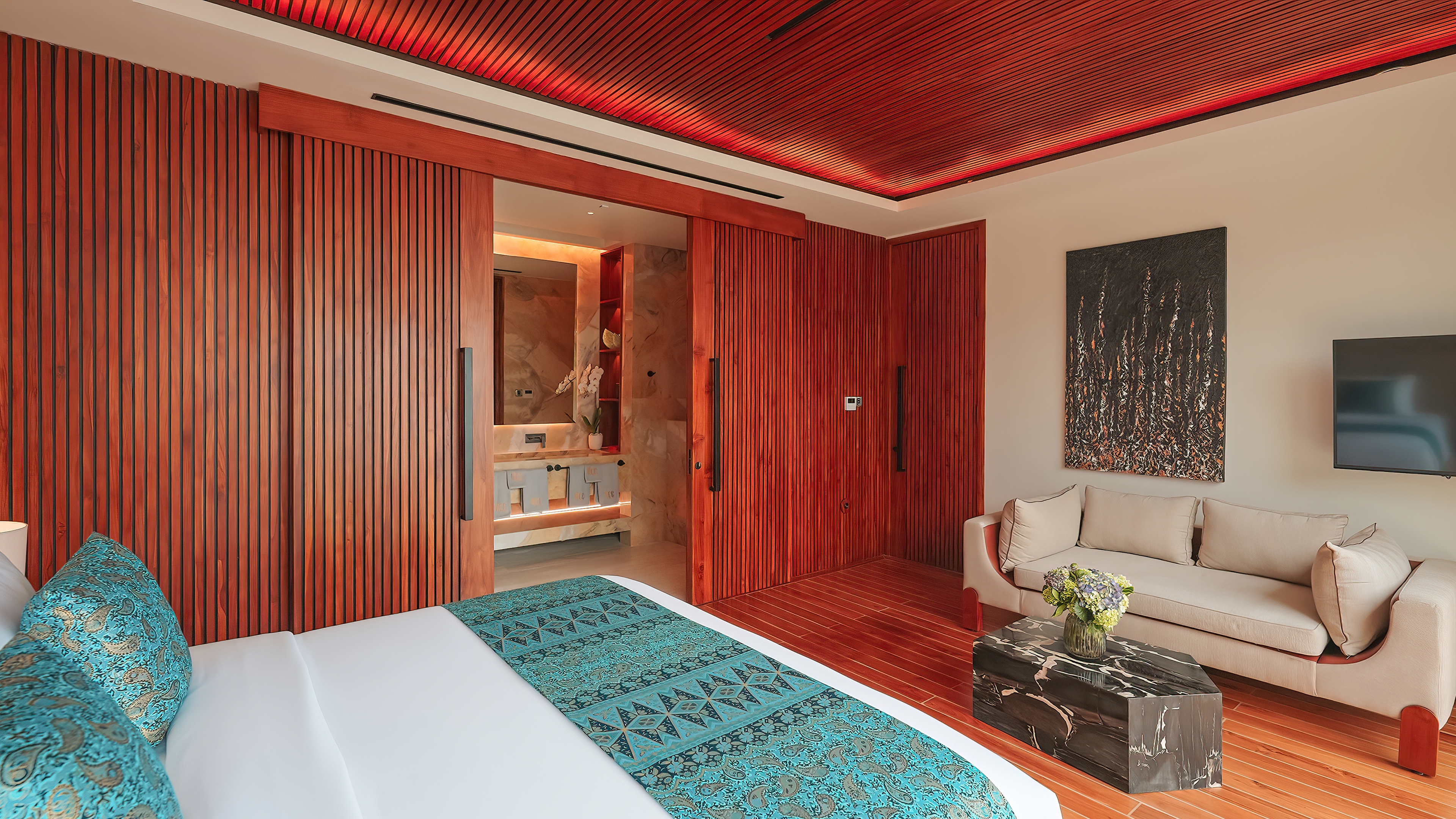 main level suite bedroom image