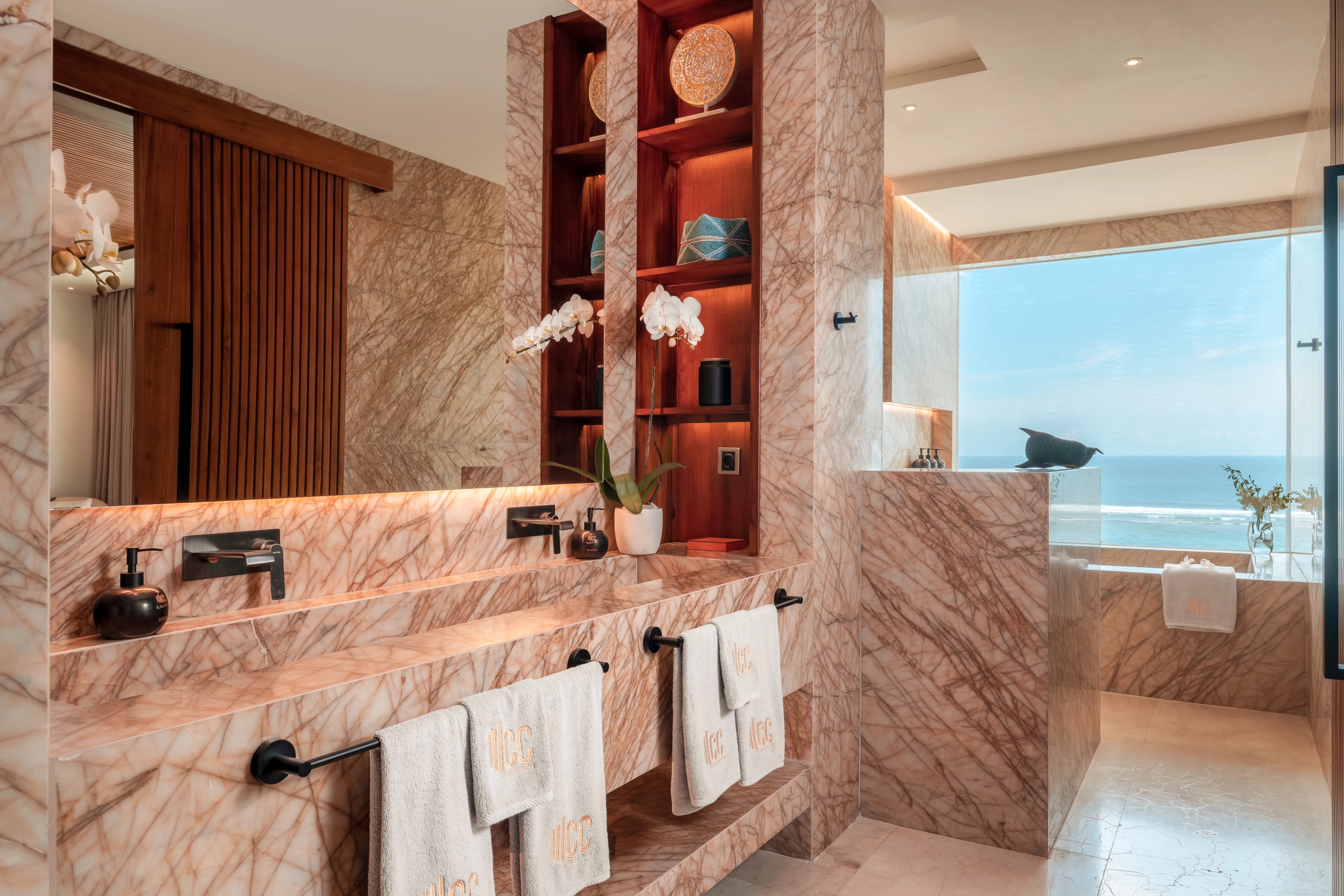 left wing master suite bathroom image