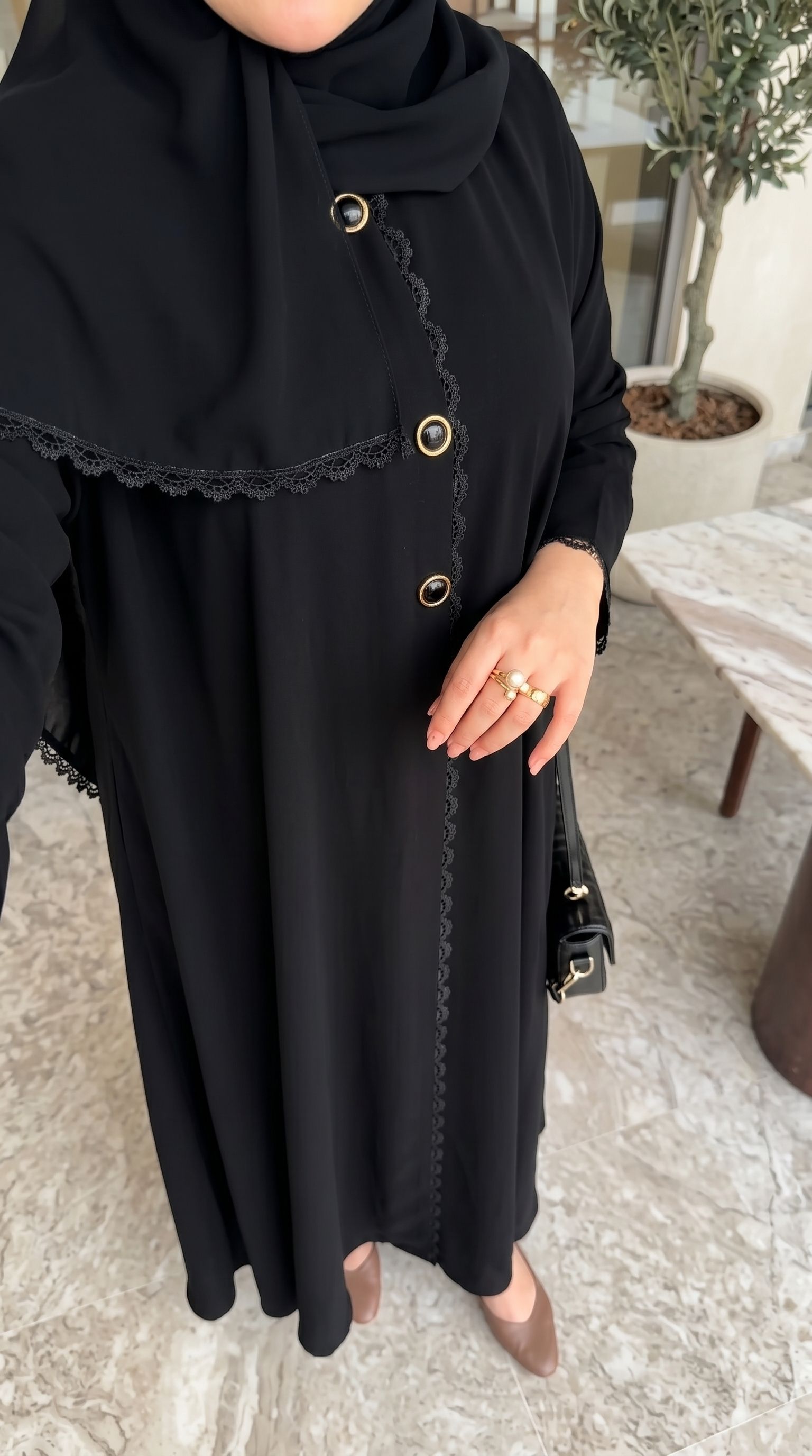 Abaya pétale noir  4
