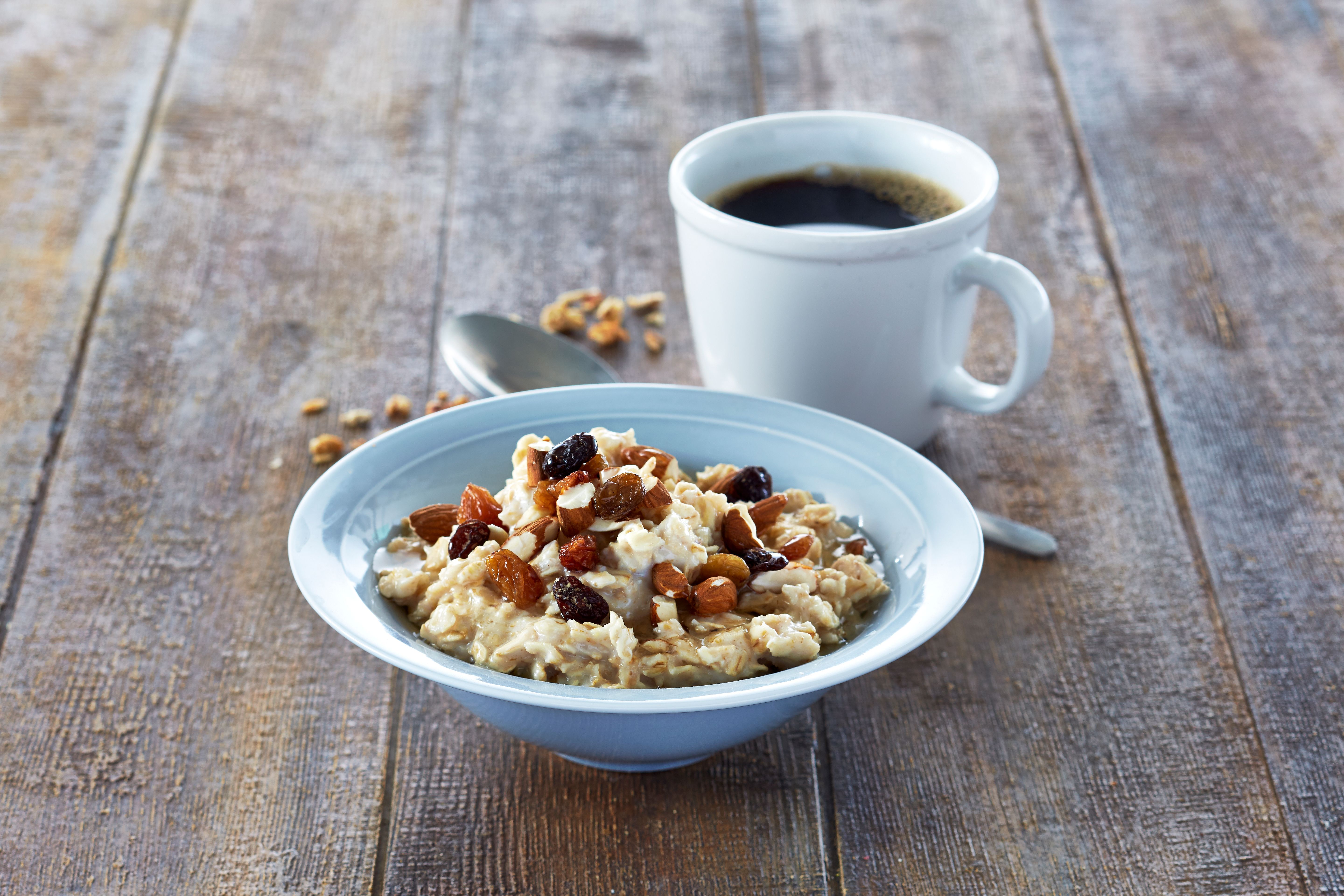 Bygggrøt og en kopp kaffe