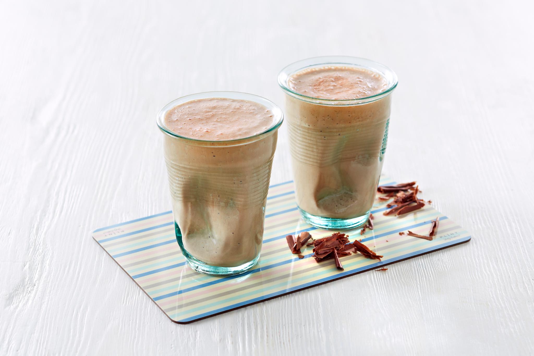 To glass med ismocca