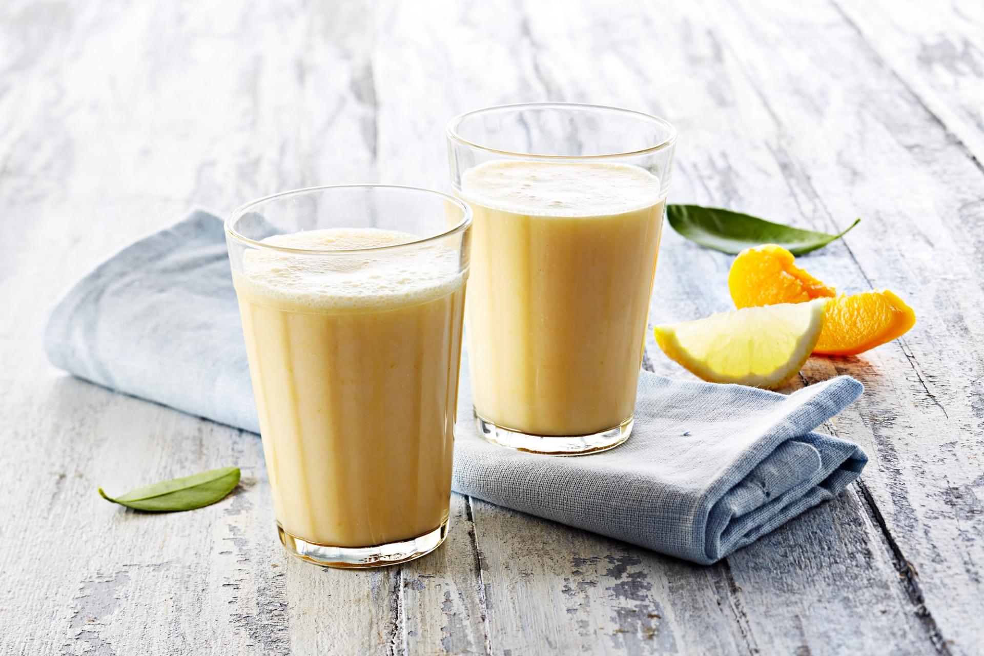 Ferskenmilkshake med sitron.