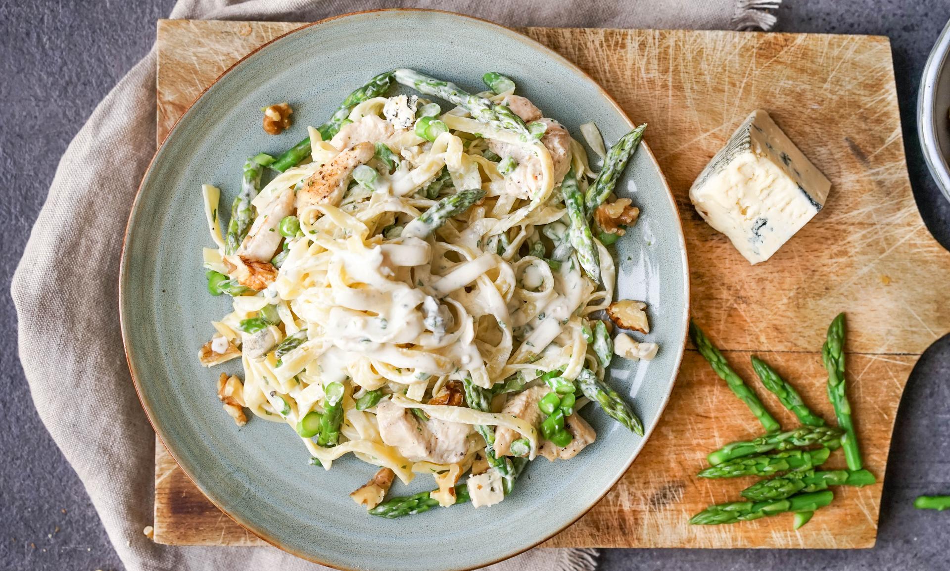 tagliatelle med blåmuggost