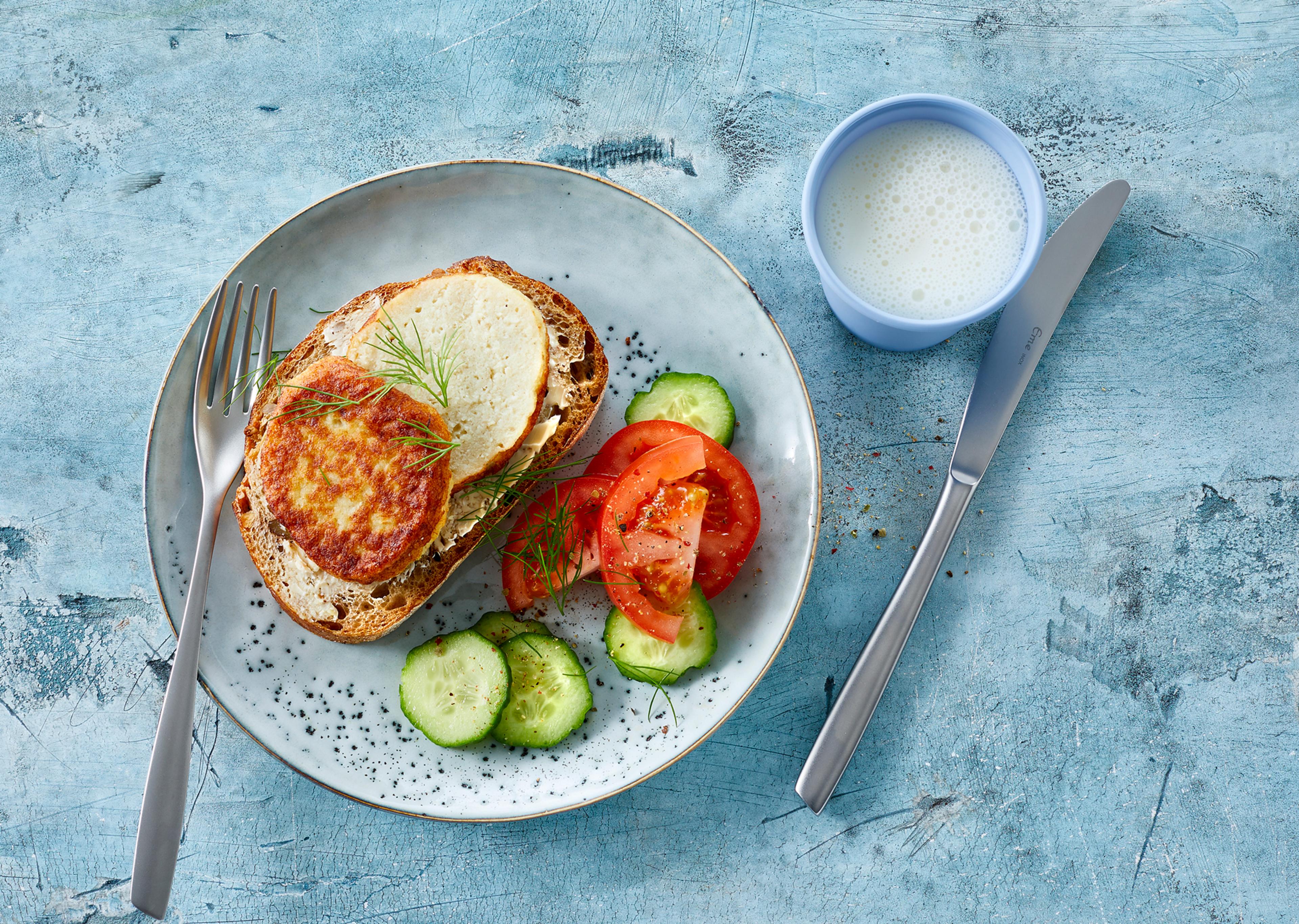 Brødskive med fiskekake