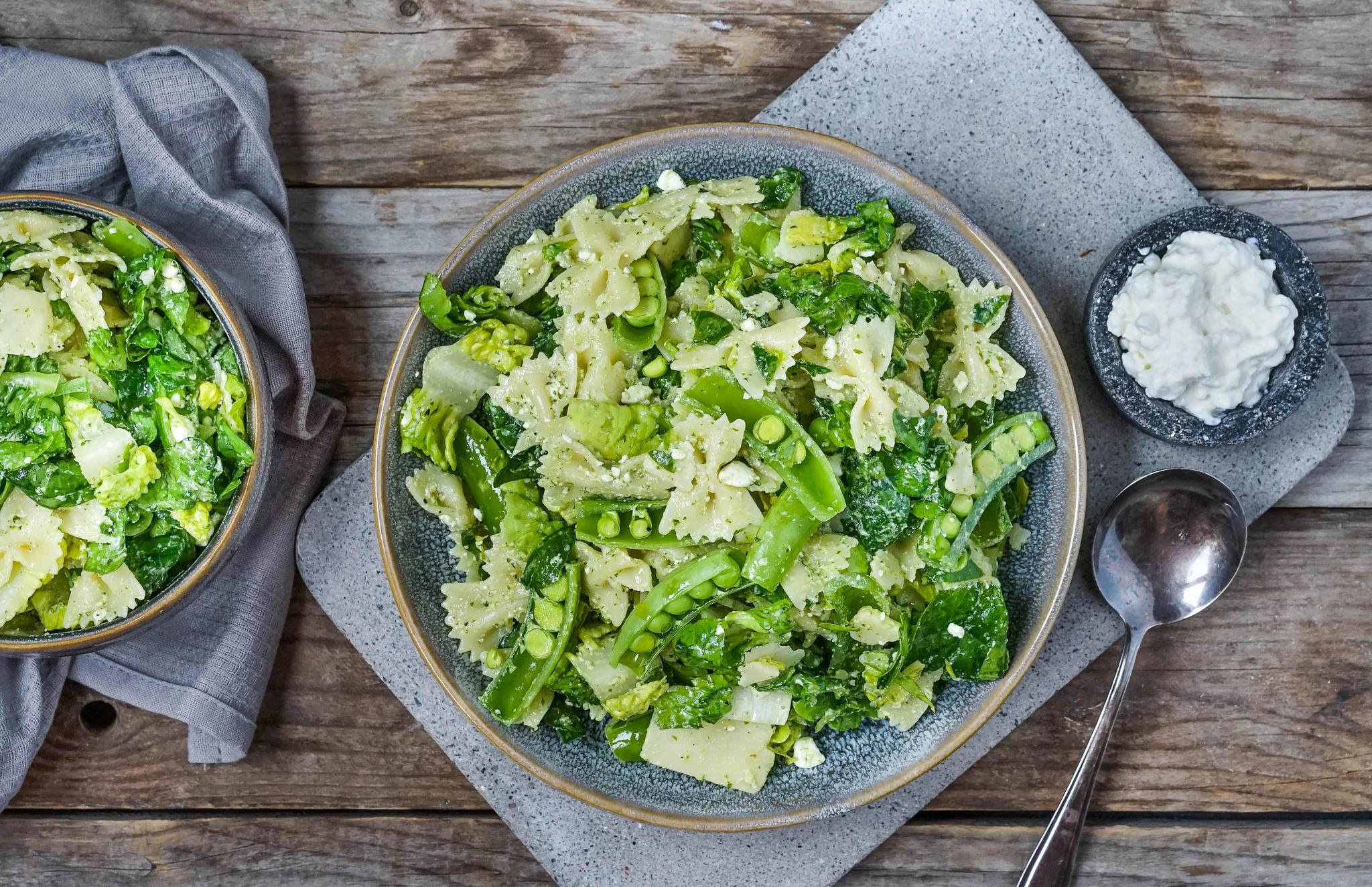 Pastasalat med pesto og cottage cheese