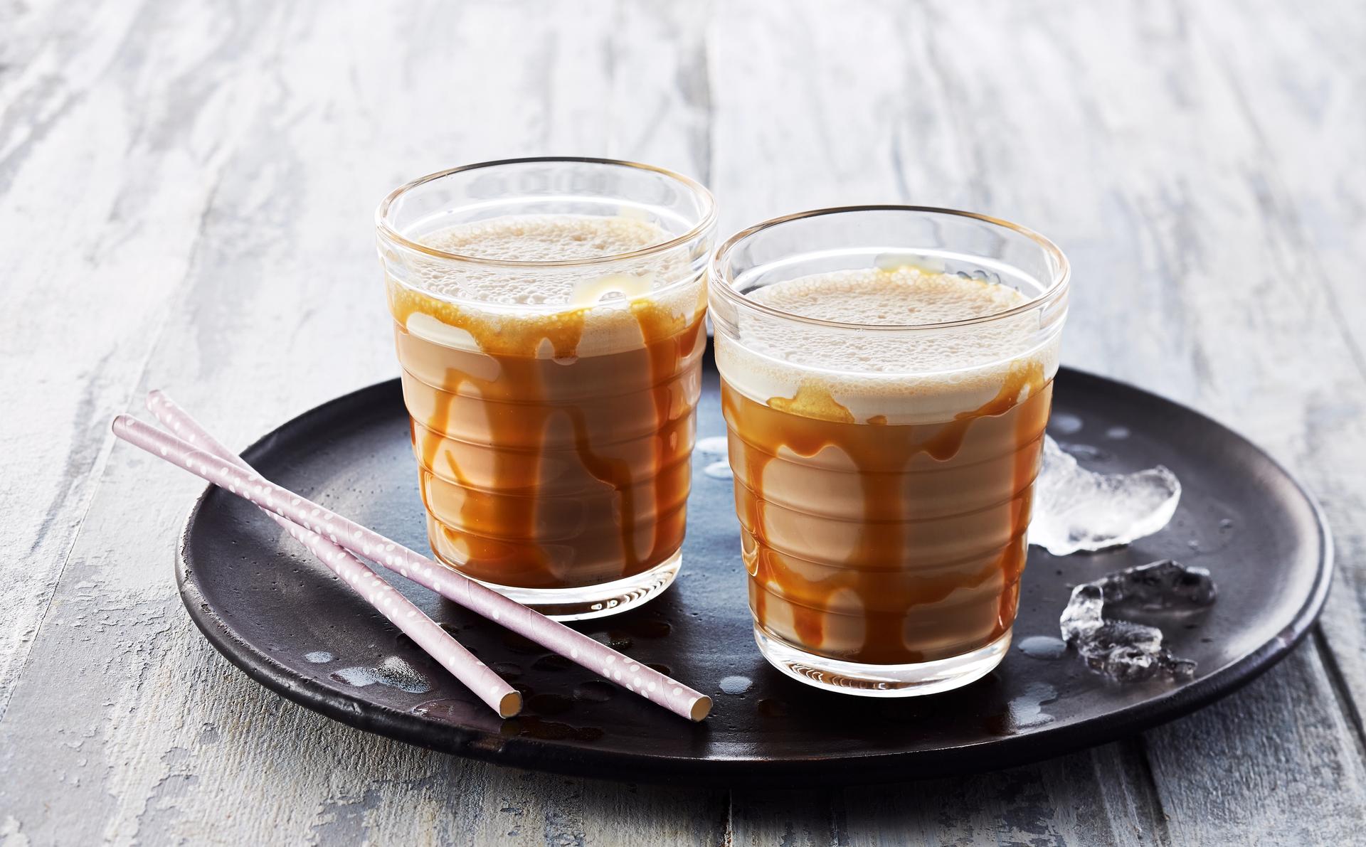 Iskaffe med karamell