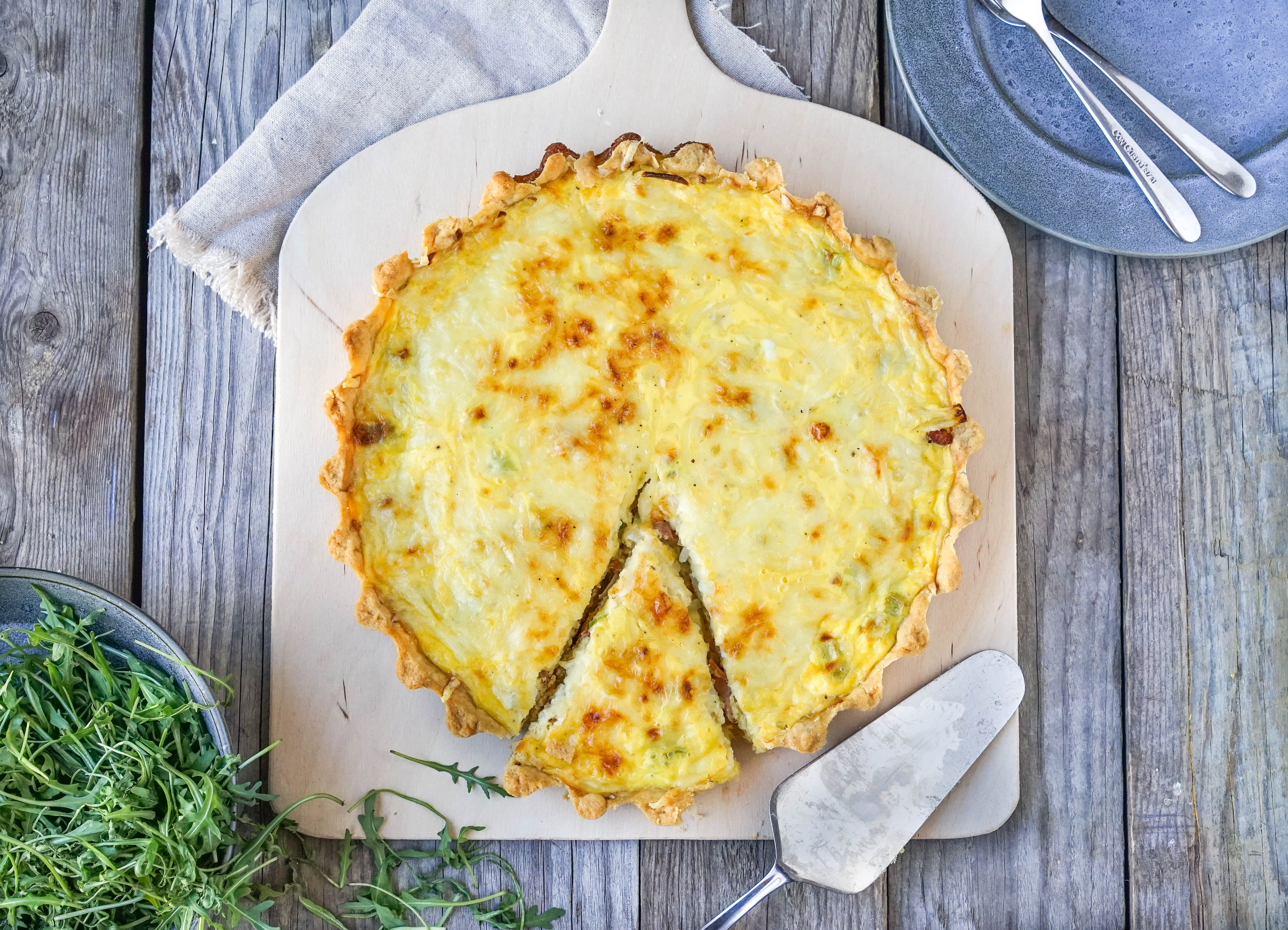 pai med bacon og ost