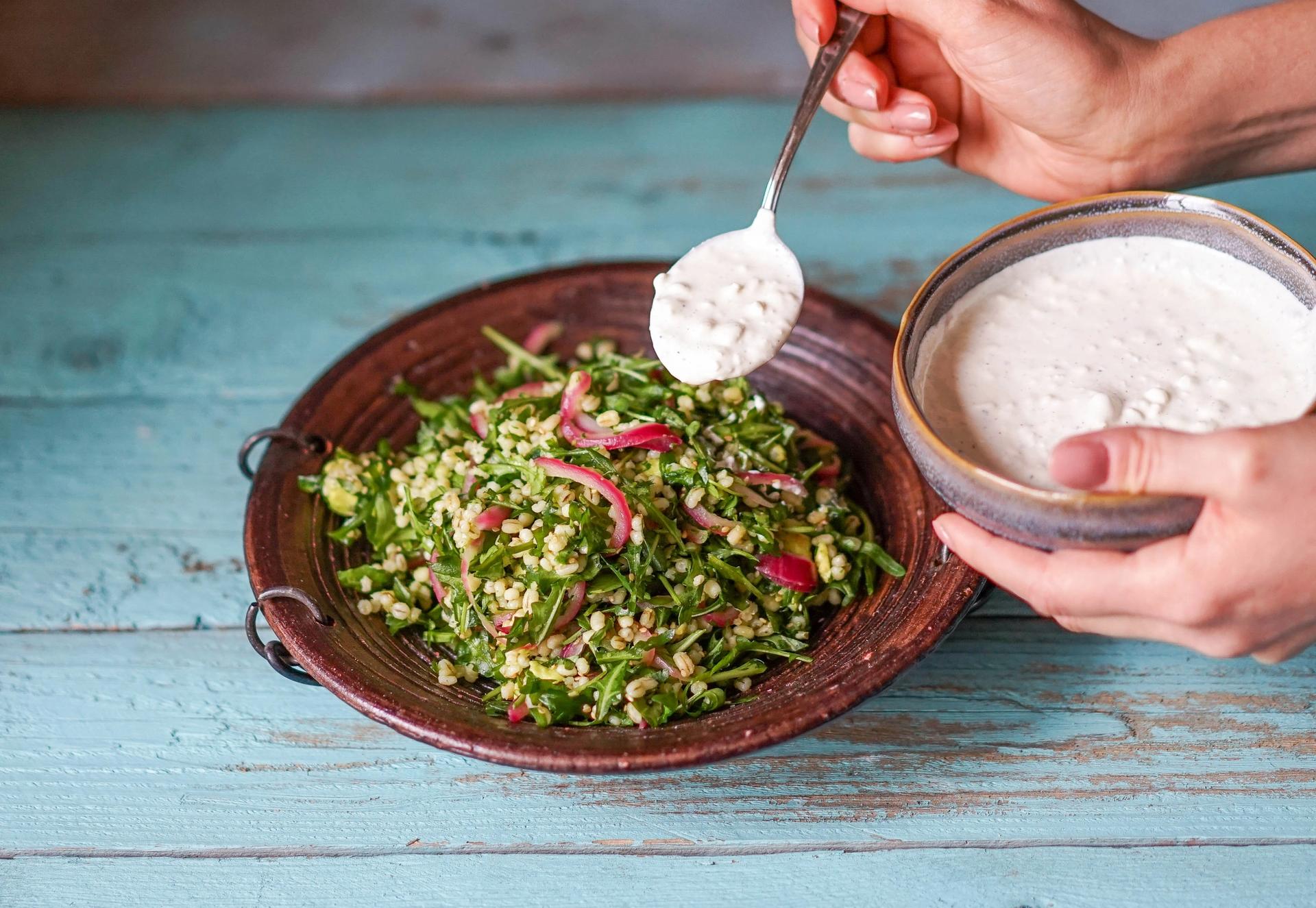 byggrynsalat med cottage cheese dressing