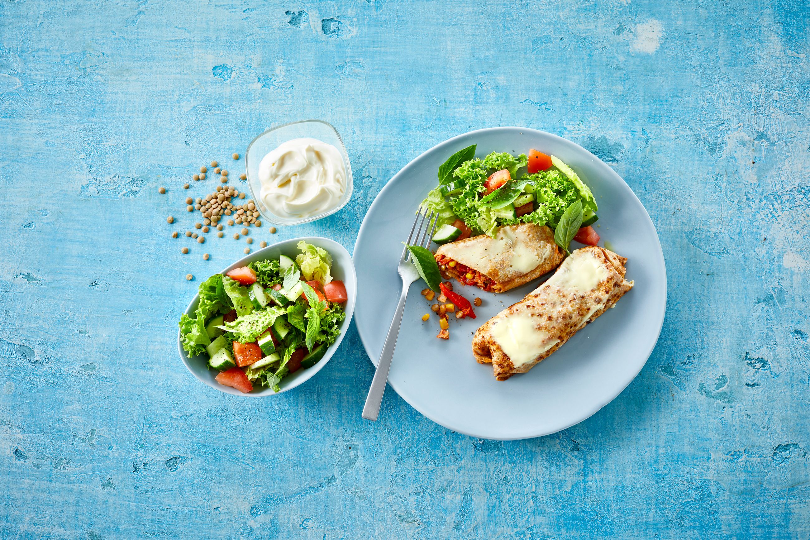 Fylte pannekaker med linser og bacon