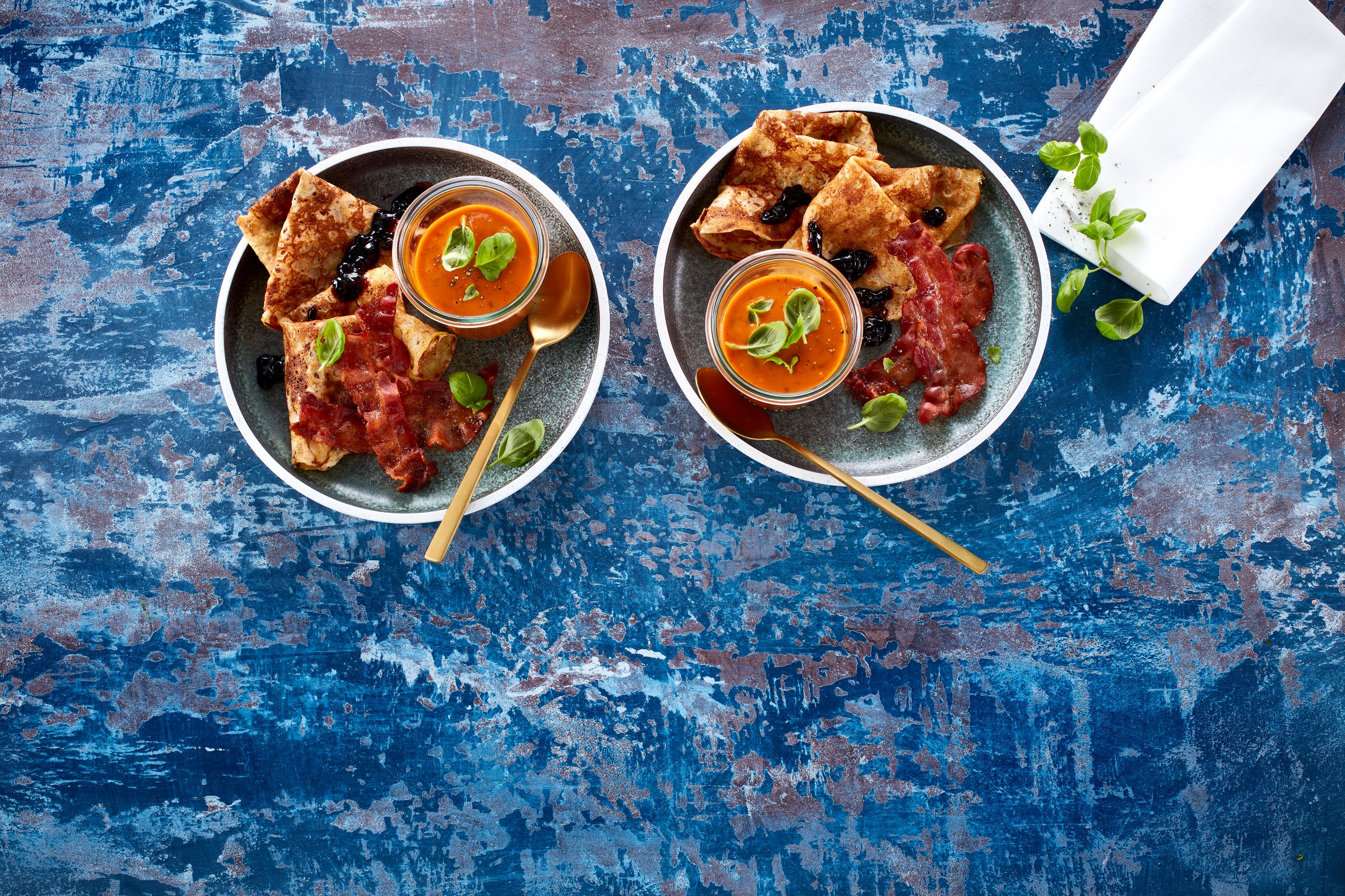 Middagspannekaker med tomatsuppe 