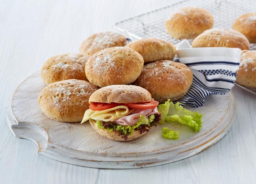 Grove landboller på et fat