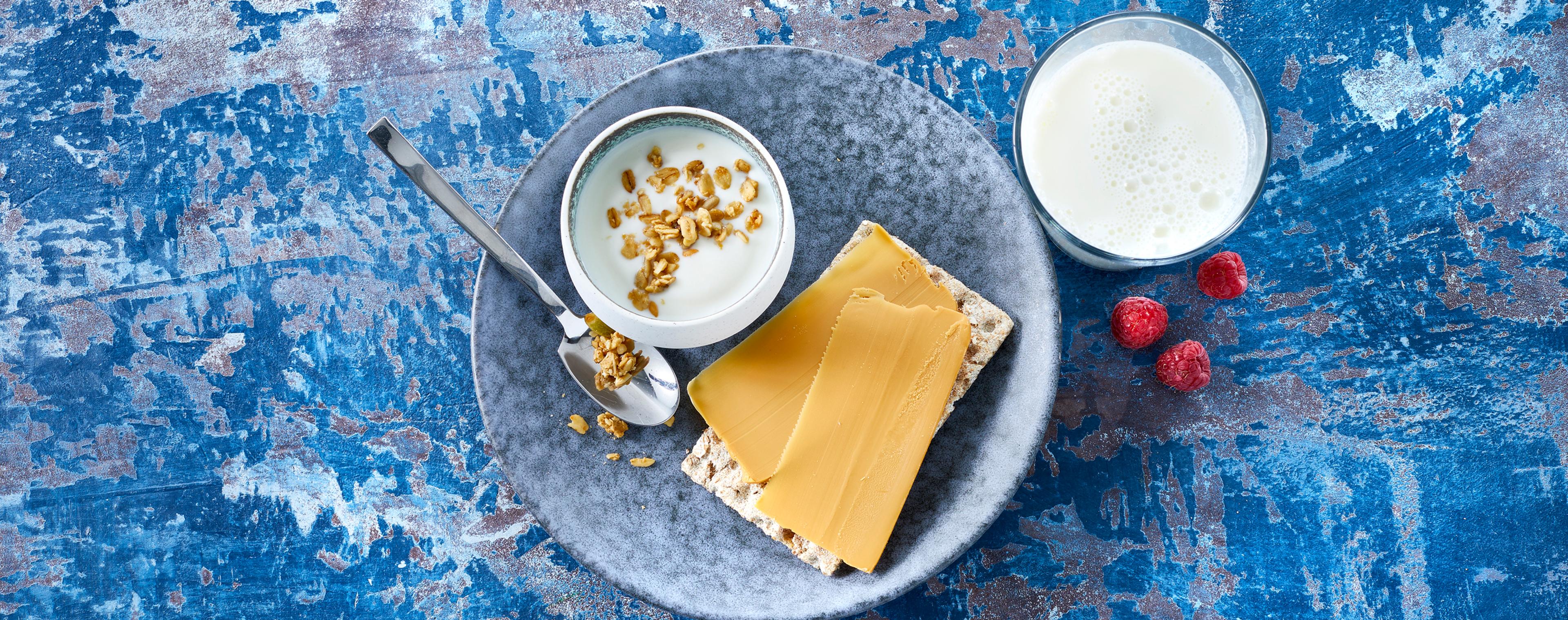 Melk, yoghurt og brunost