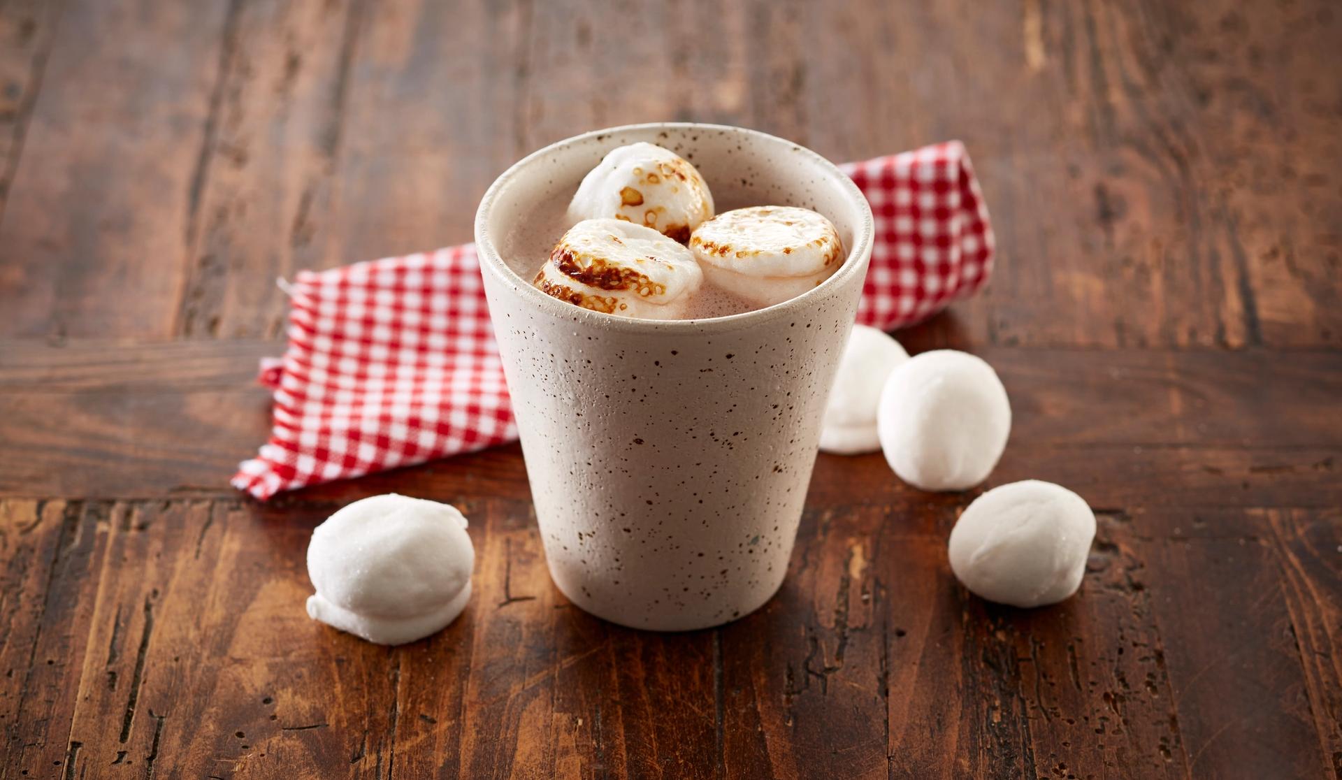 Varm sjokolade med marshmallows