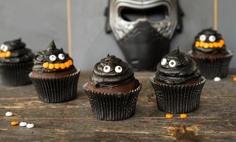 Muffins med halloweendekorasjon