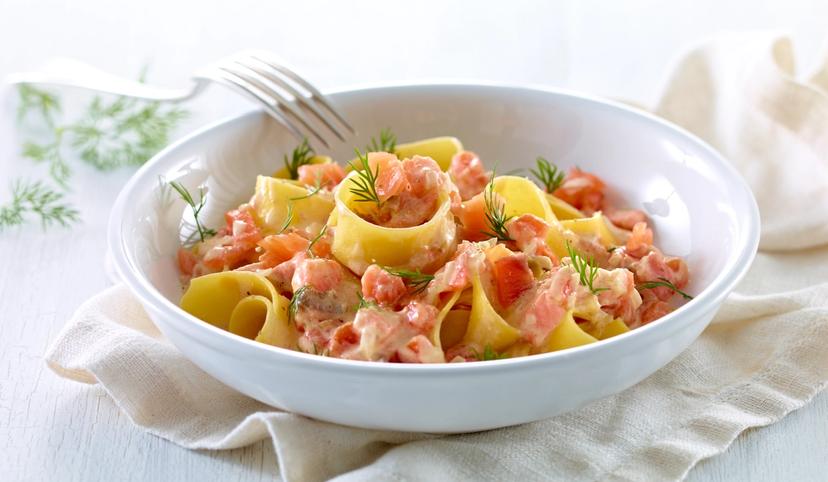 Tagliatelle med røkelaks