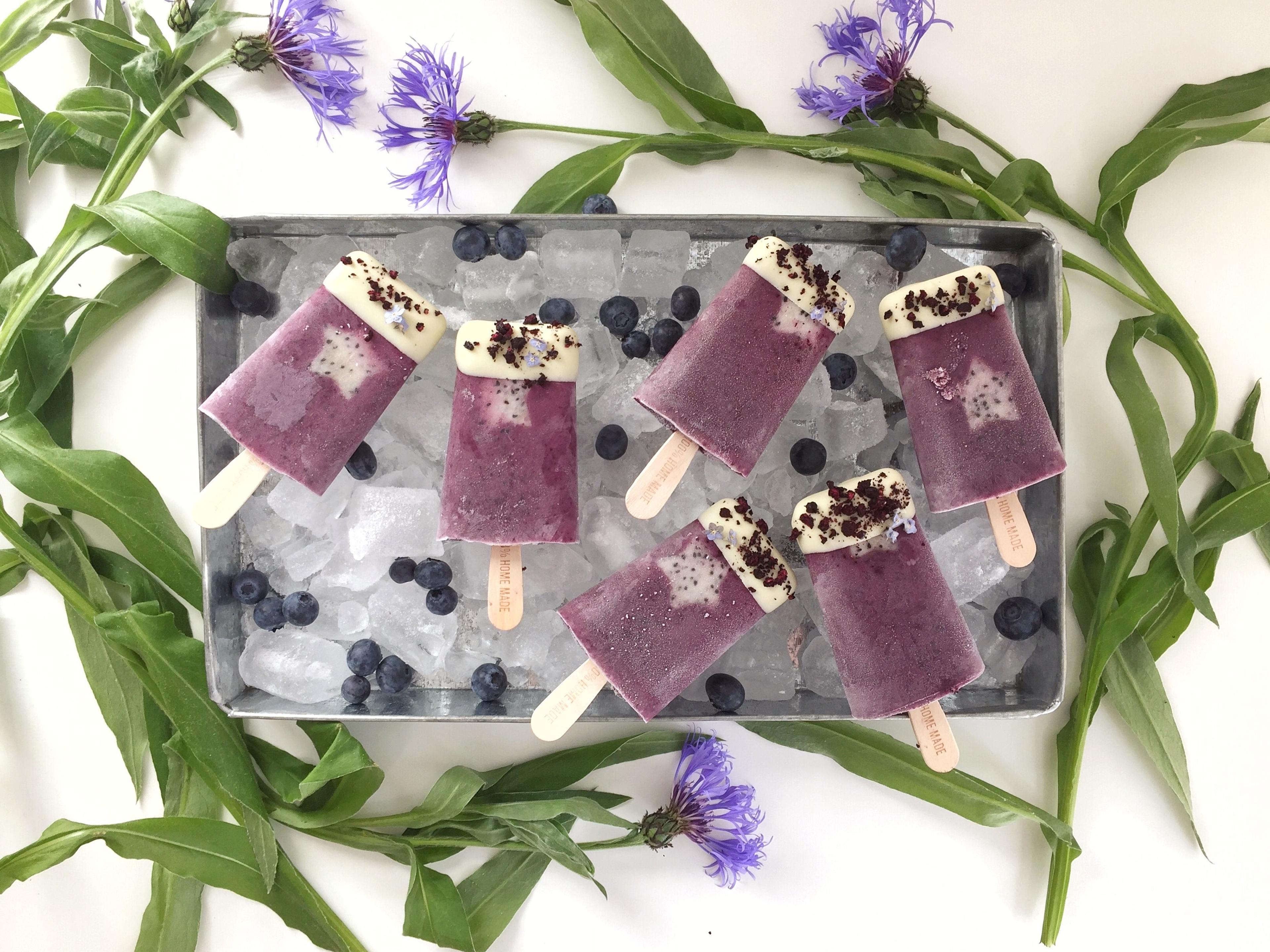 Ispinner med blåbær og mynte