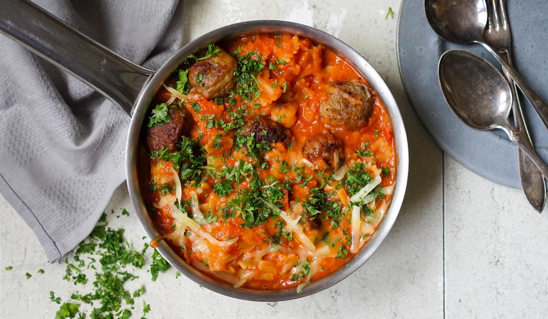 One pot pasta med kjøttboller