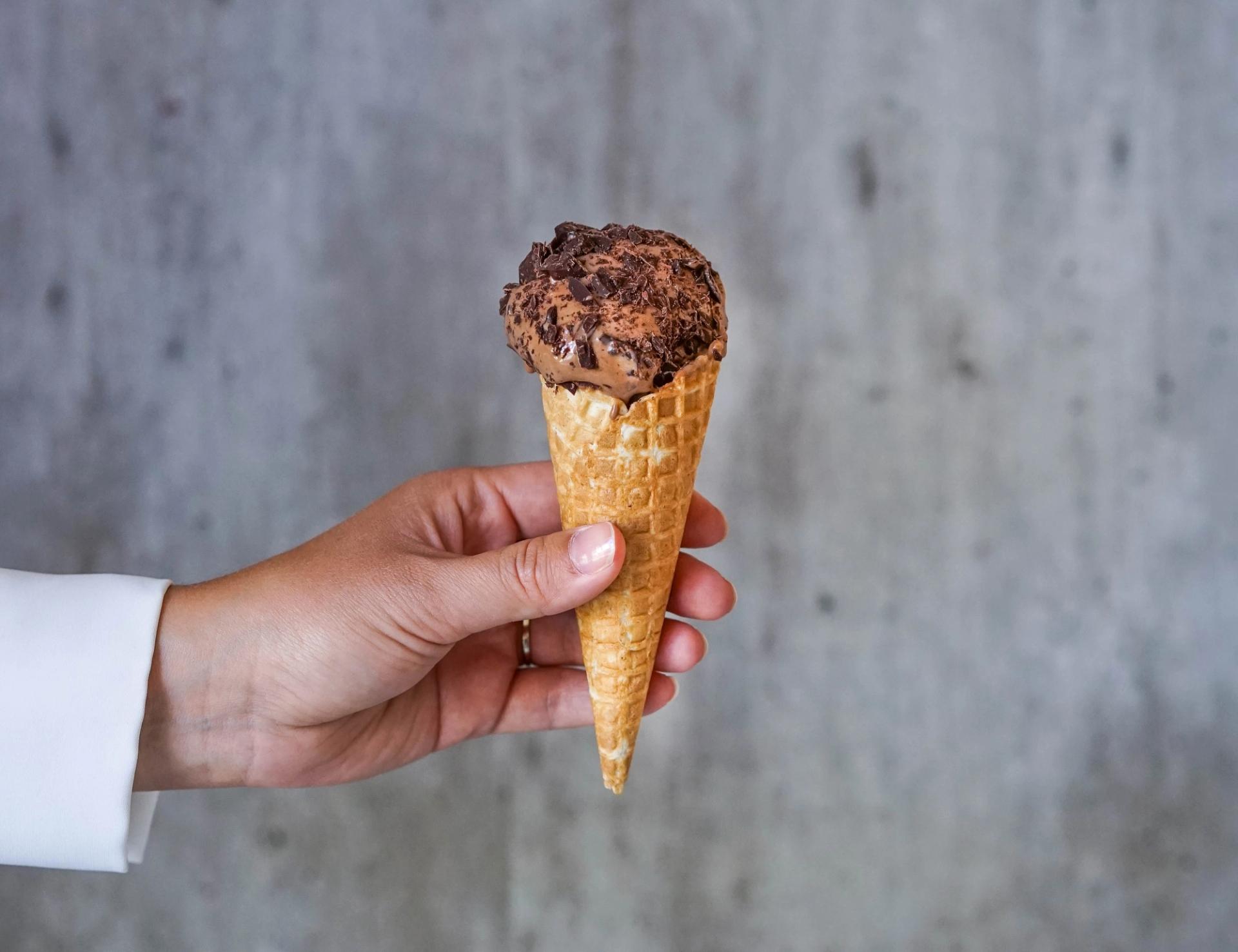 sjokoladeis med kanel