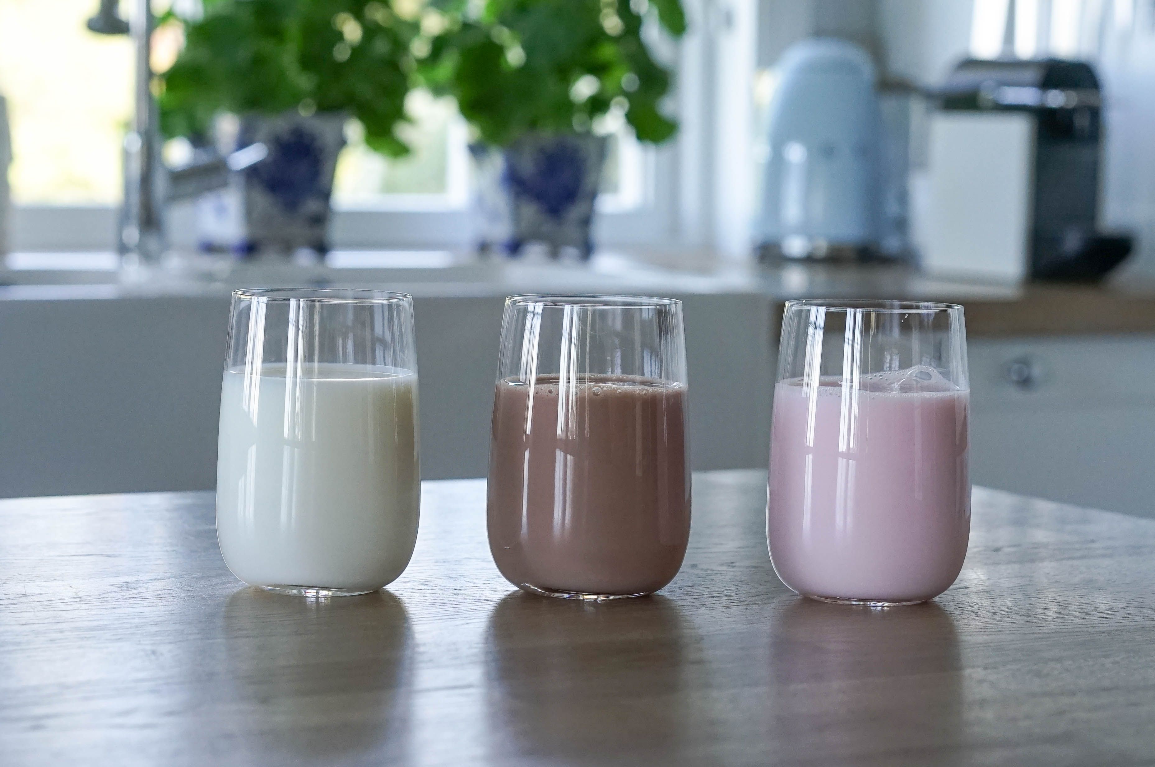 Tre glass melk med smak