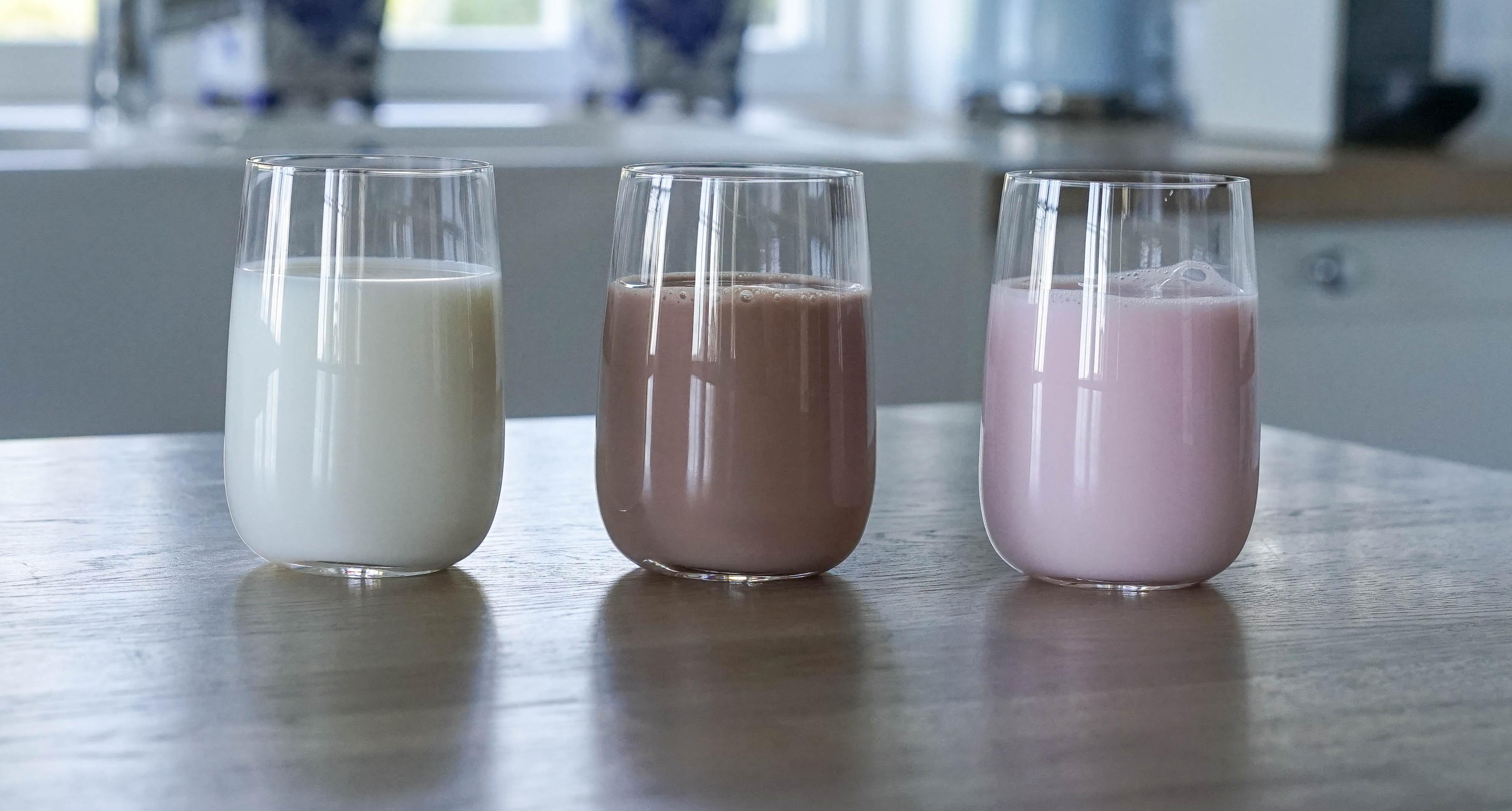 Tre glass melk med smak