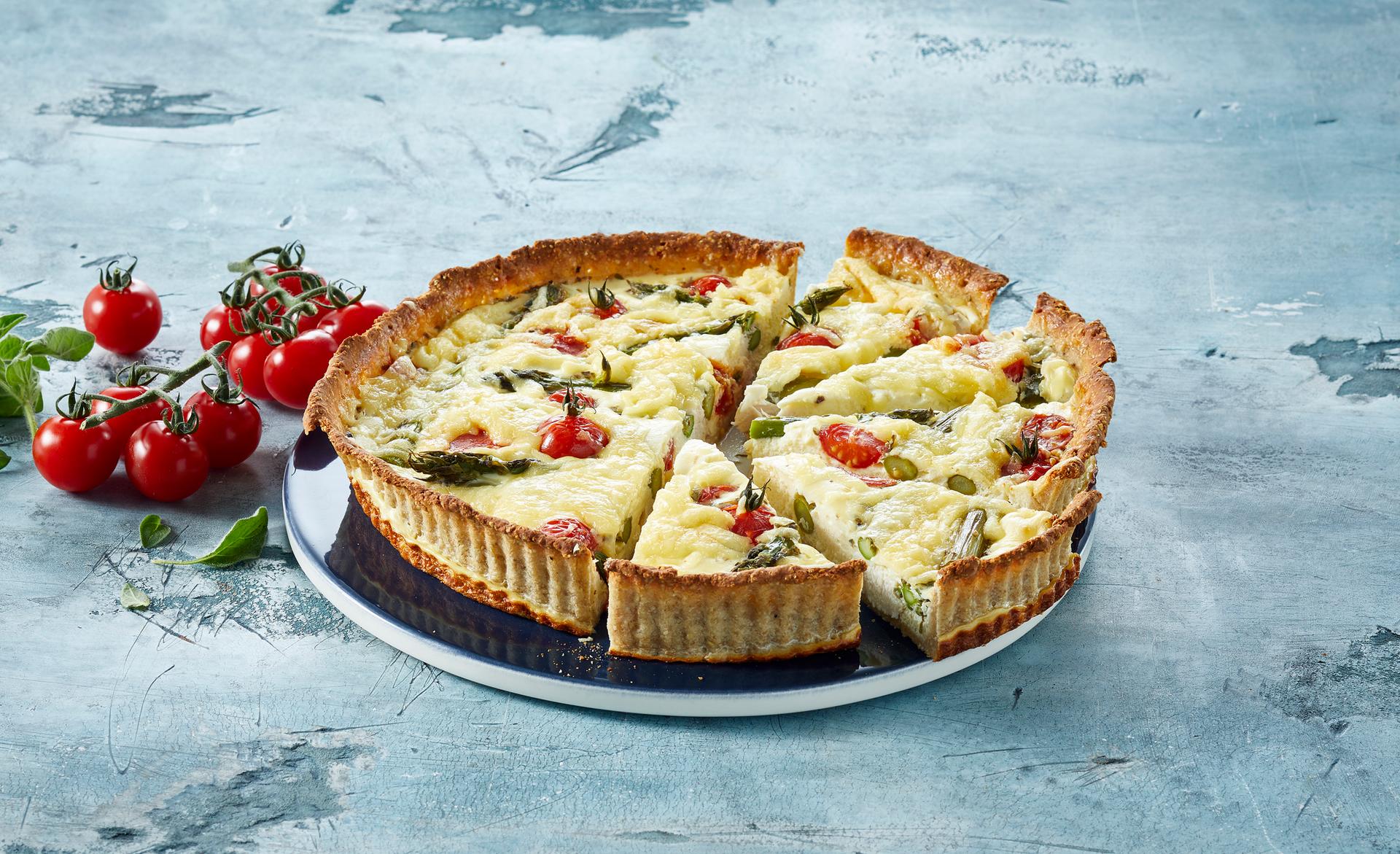 Pai med grov bunn og saftig kylling