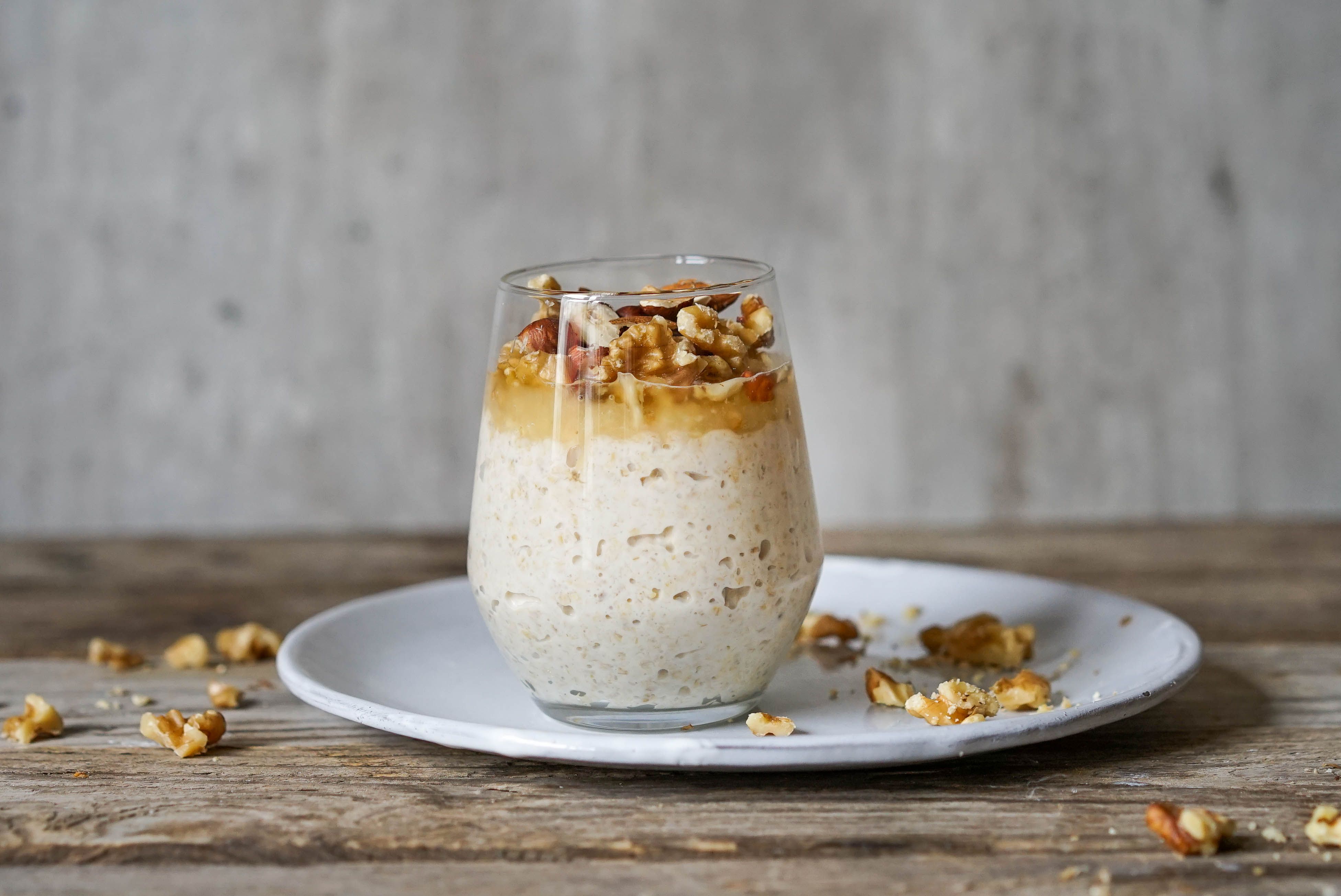 kjøleskapsgrøt med nøtter og honning