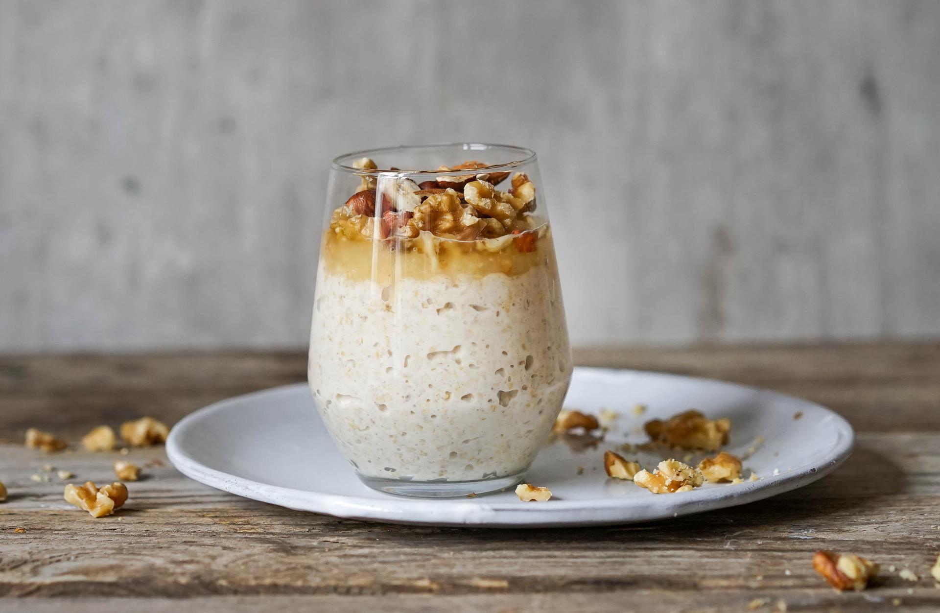 kjøleskapsgrøt med nøtter og honning