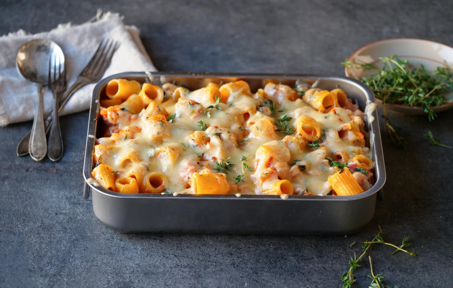 Ovnsbakt kylling med makaroni