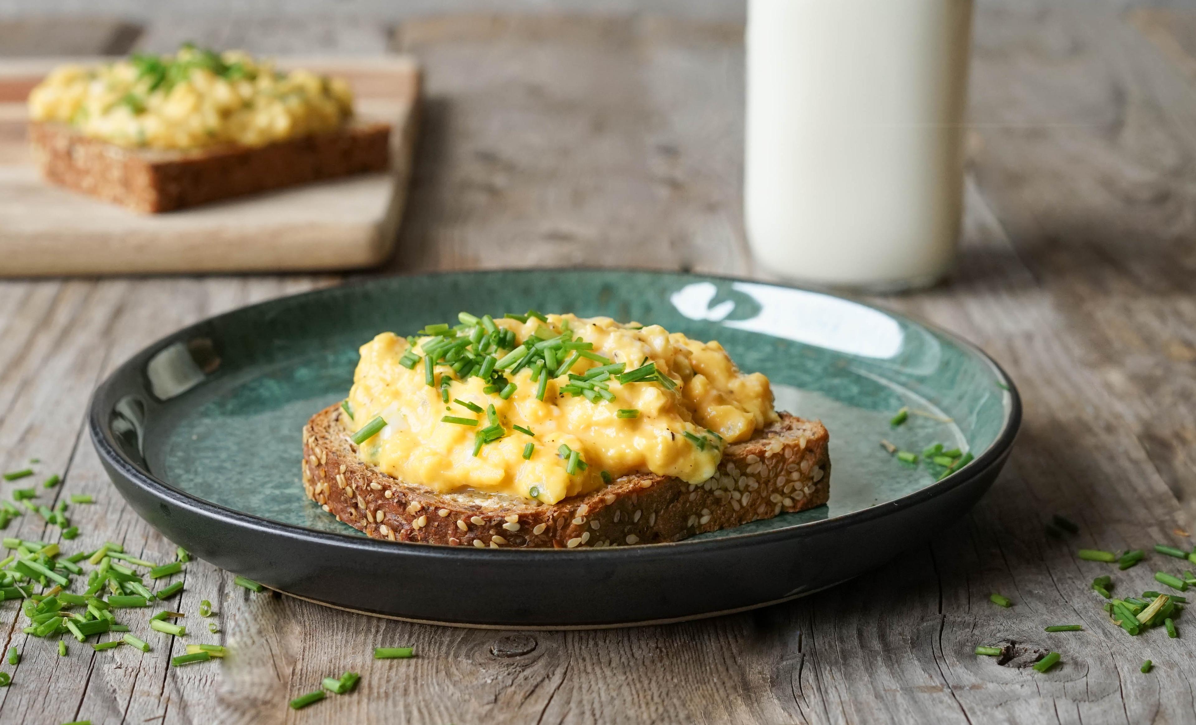 brødskive med eggerøre