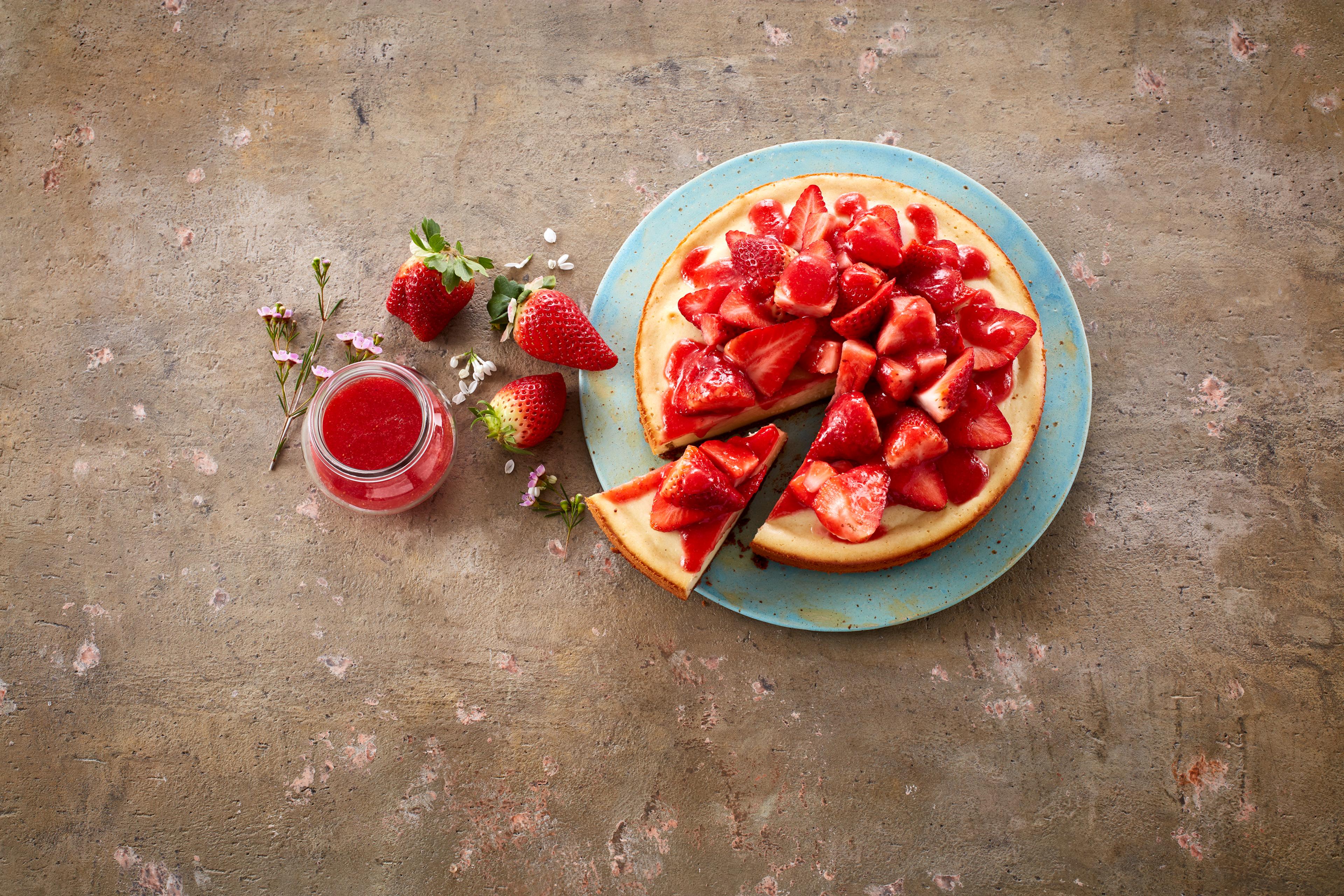 Ostekake med jordbær