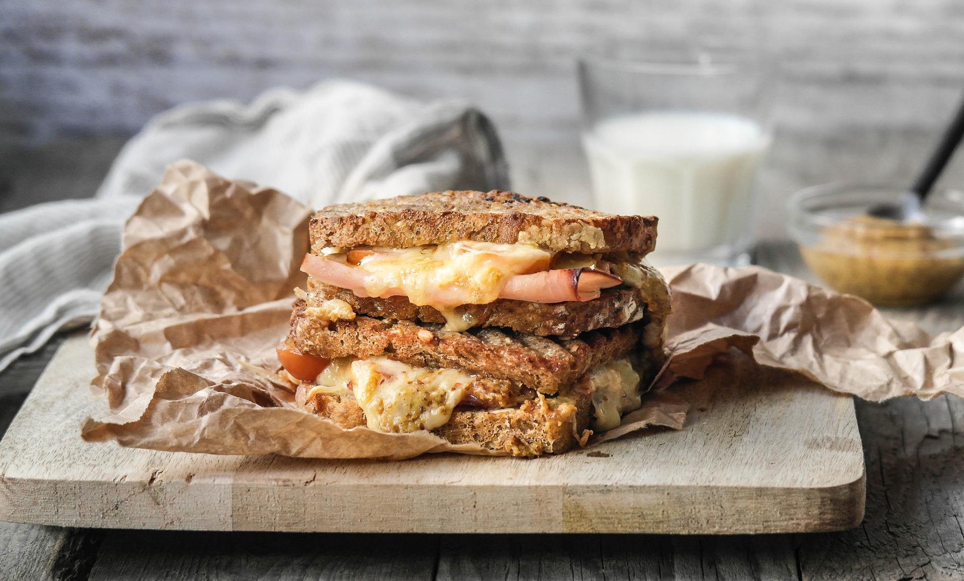 fat med ostesmørbrød