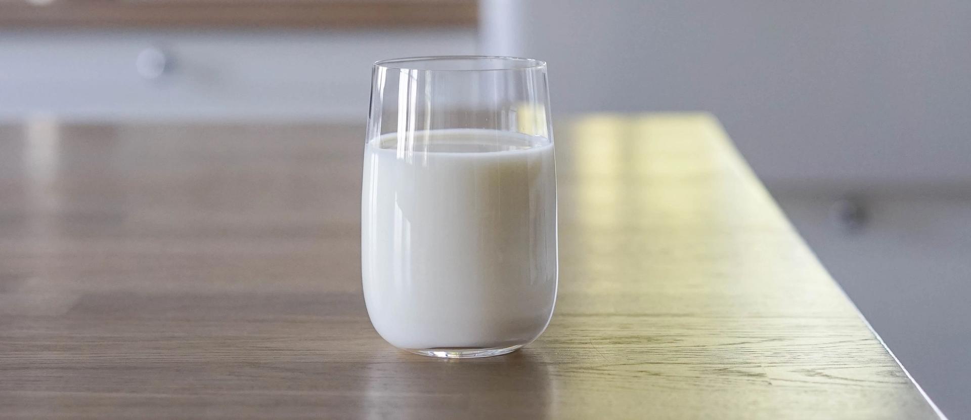 Melkeglass