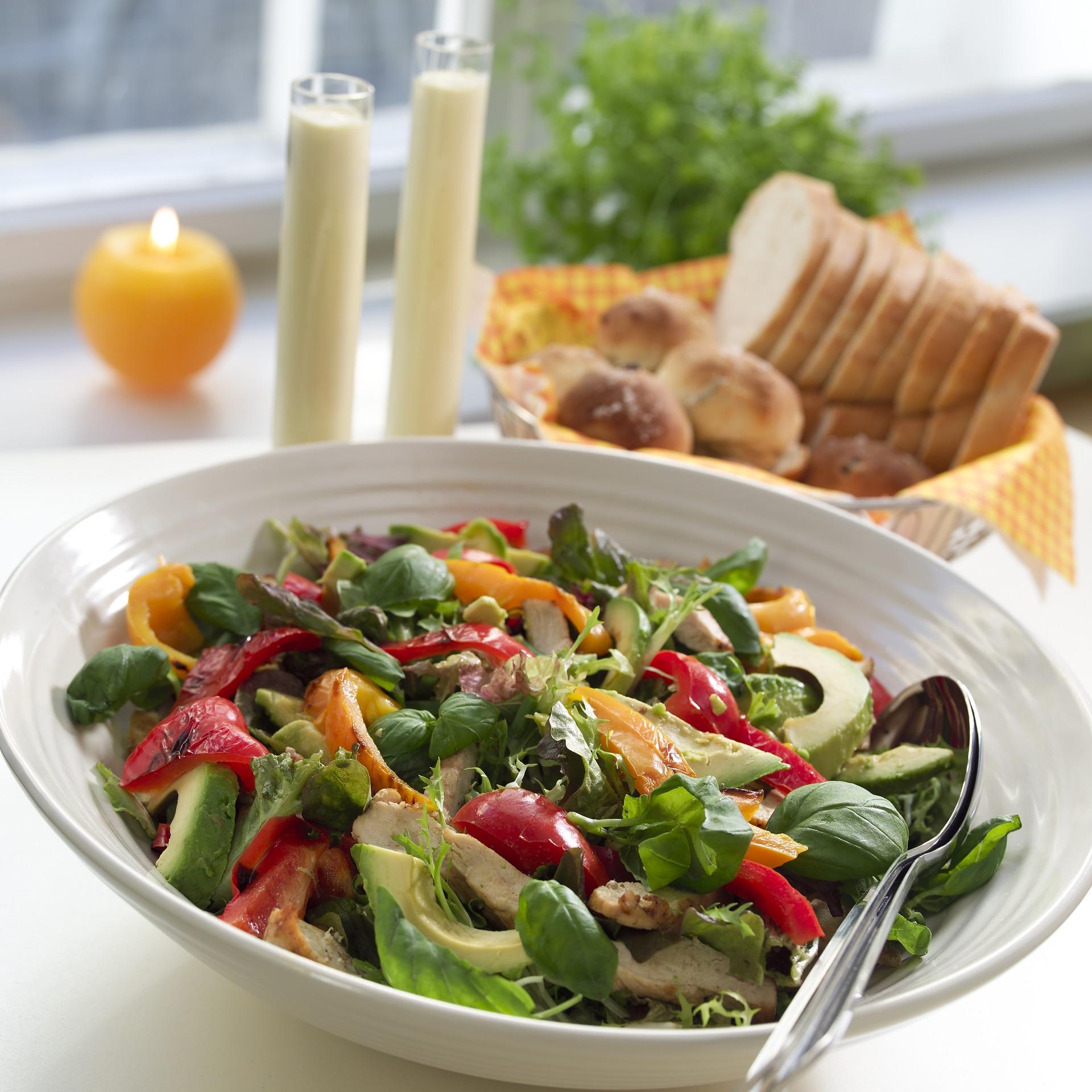 Avocadosalat med kyllingbryst