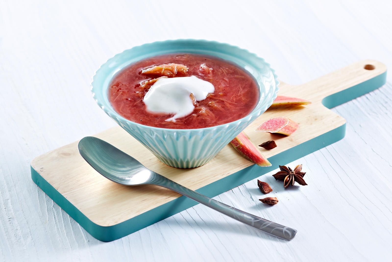 Fyldig rabarbrasuppe