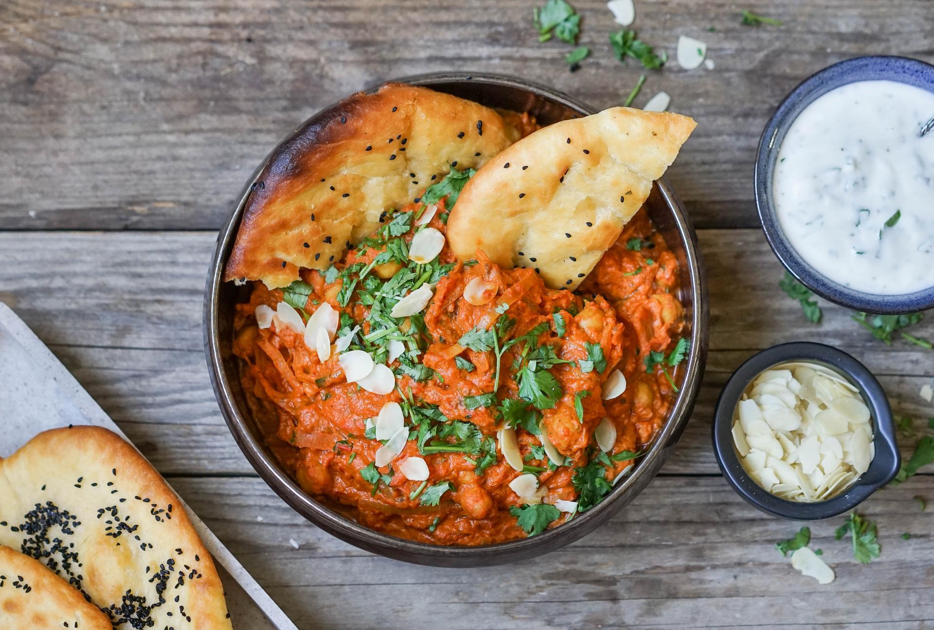 vegetargryte med kikerter og aubergine