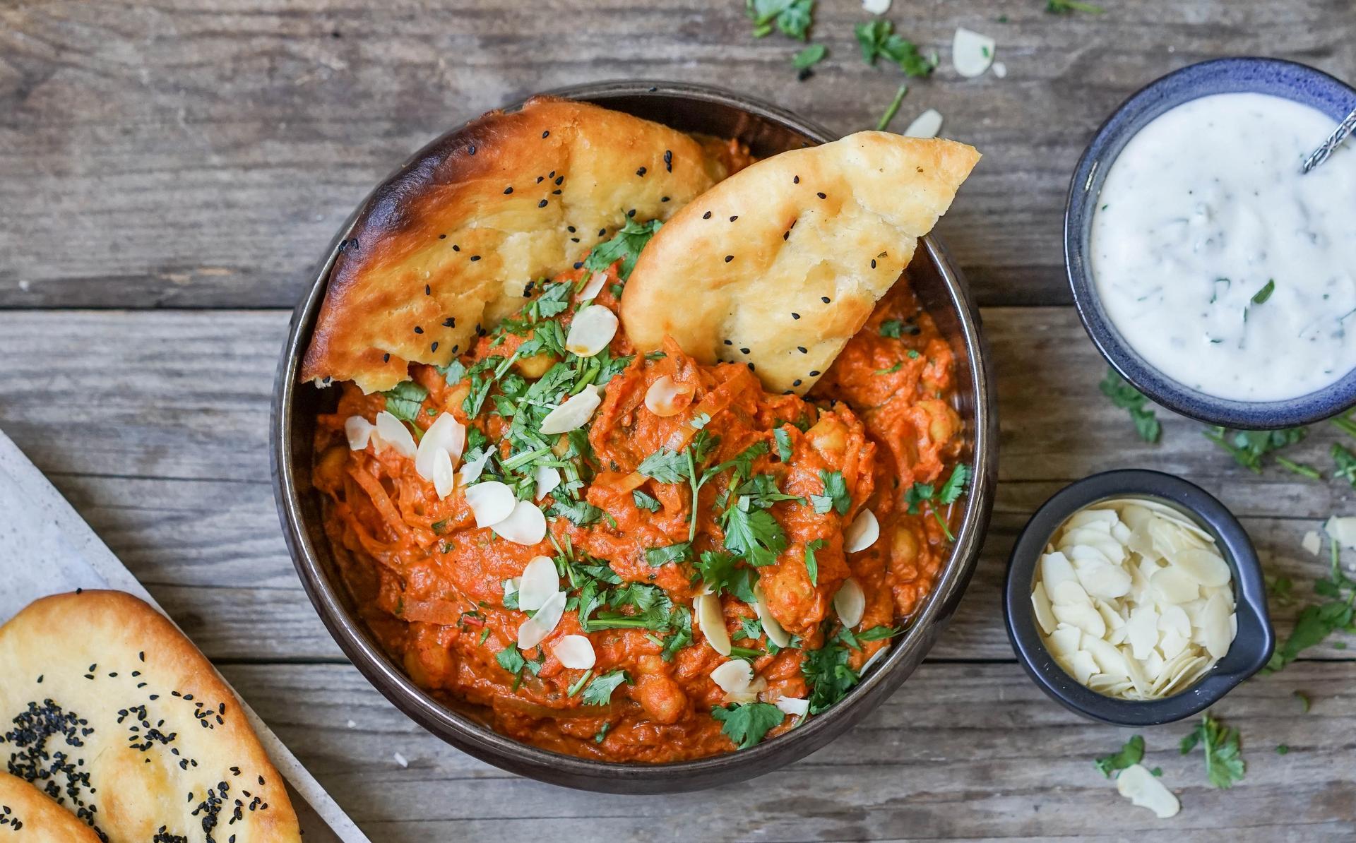 vegetargryte med kikerter og aubergine
